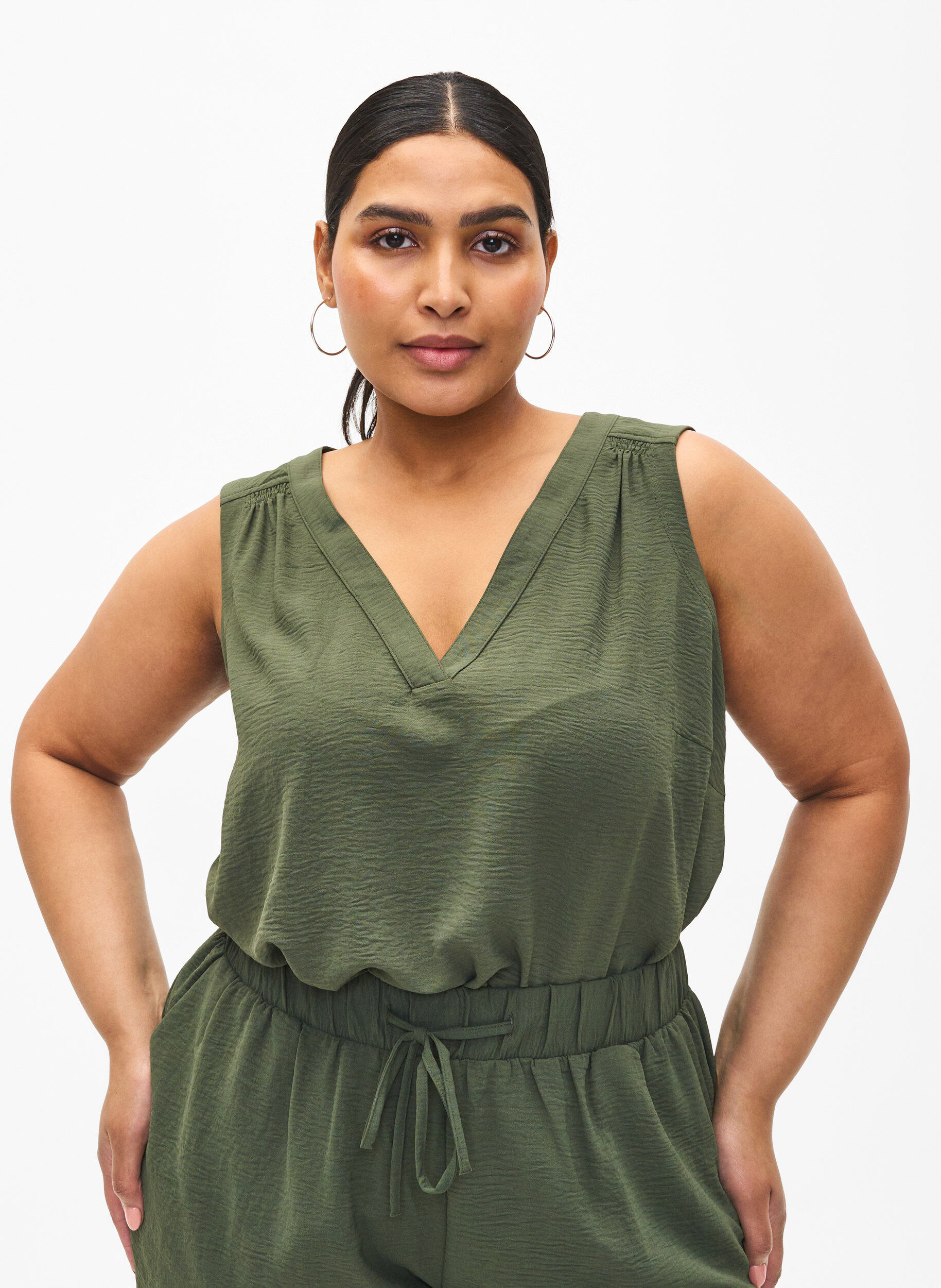 Mouwloze top met kreukeffecten, Groen, Model