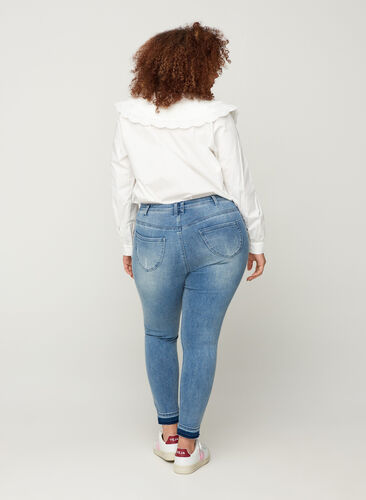 Super slim fit Amy jeans met slijtage, Blue denim, Model image number 1