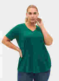 Basic t-shirt in effen kleur met katoen, Evergreen, Model