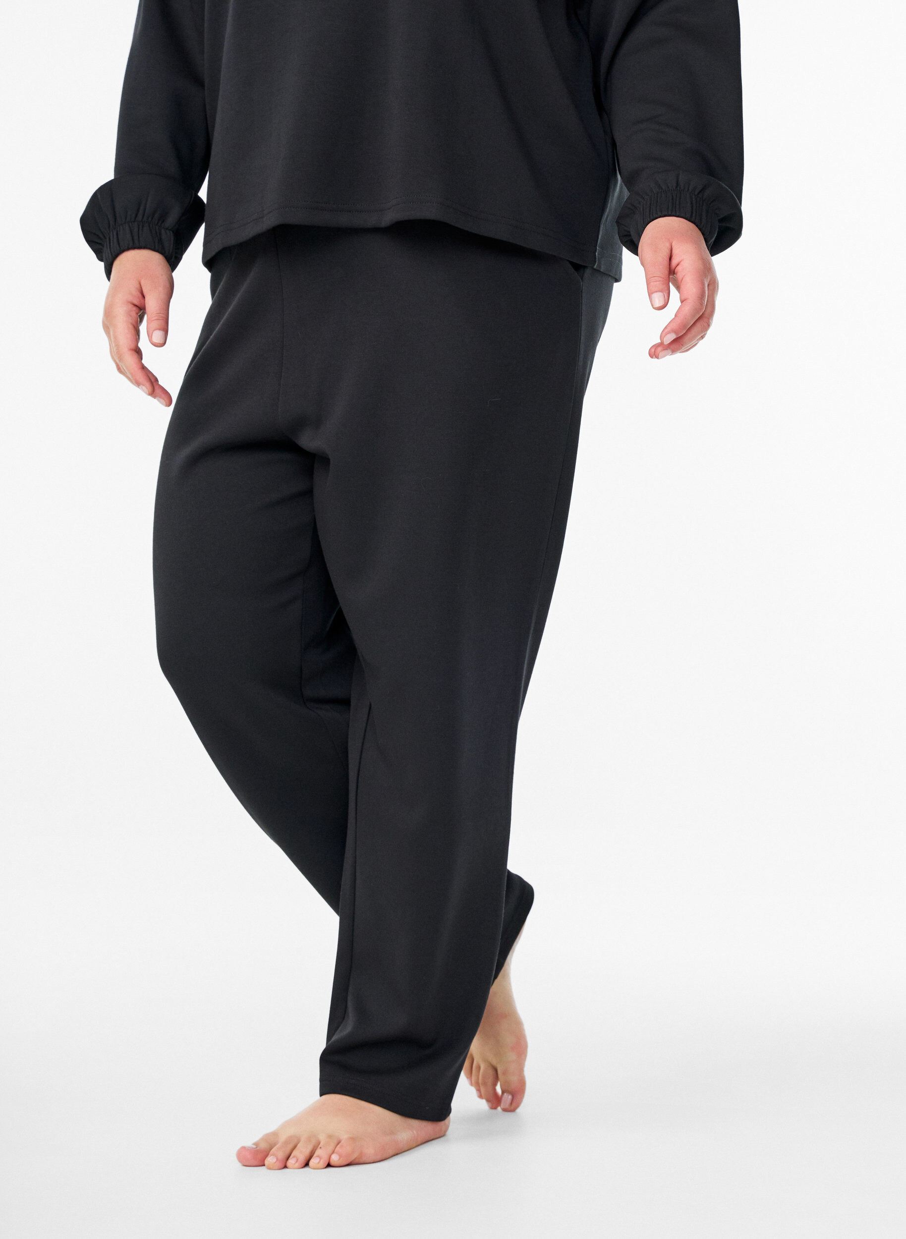Zizzi Pantalon ample en modal m&eacute;lange, Noir, Model image number 2