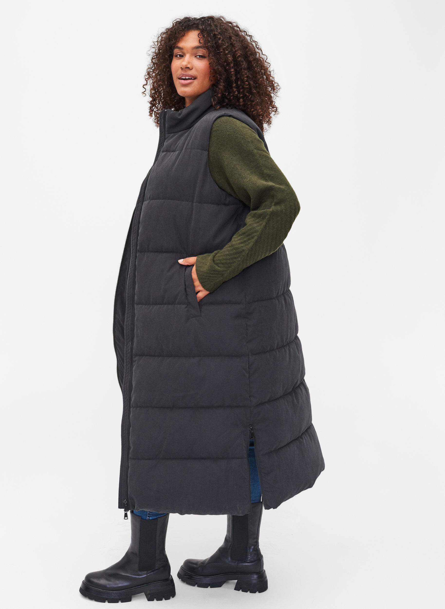 Zizzi Veste longue avec col montant et poches, Black, Model image number 1