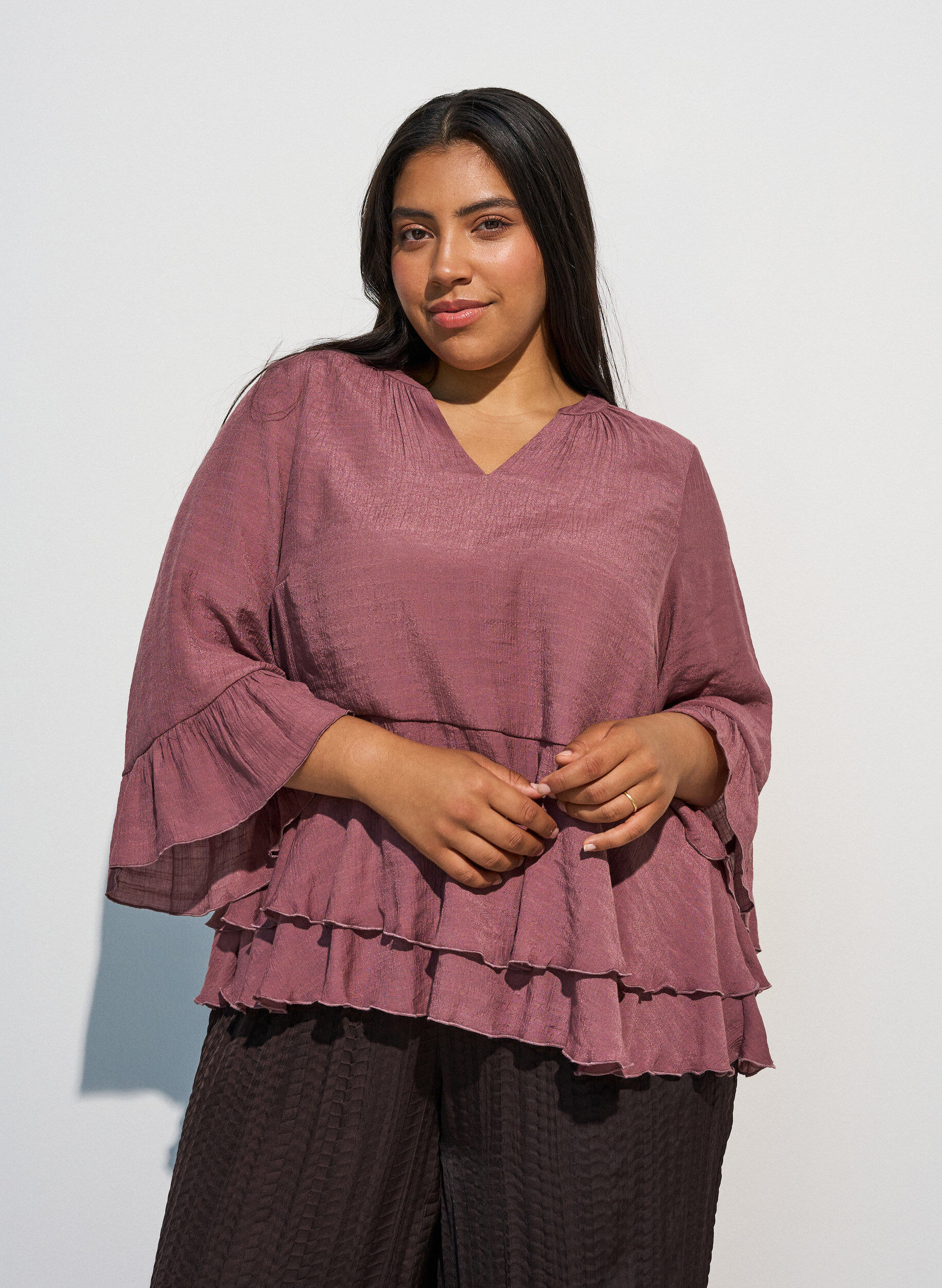 Blouse &agrave; manches 3/4 et volants, Rose, Model