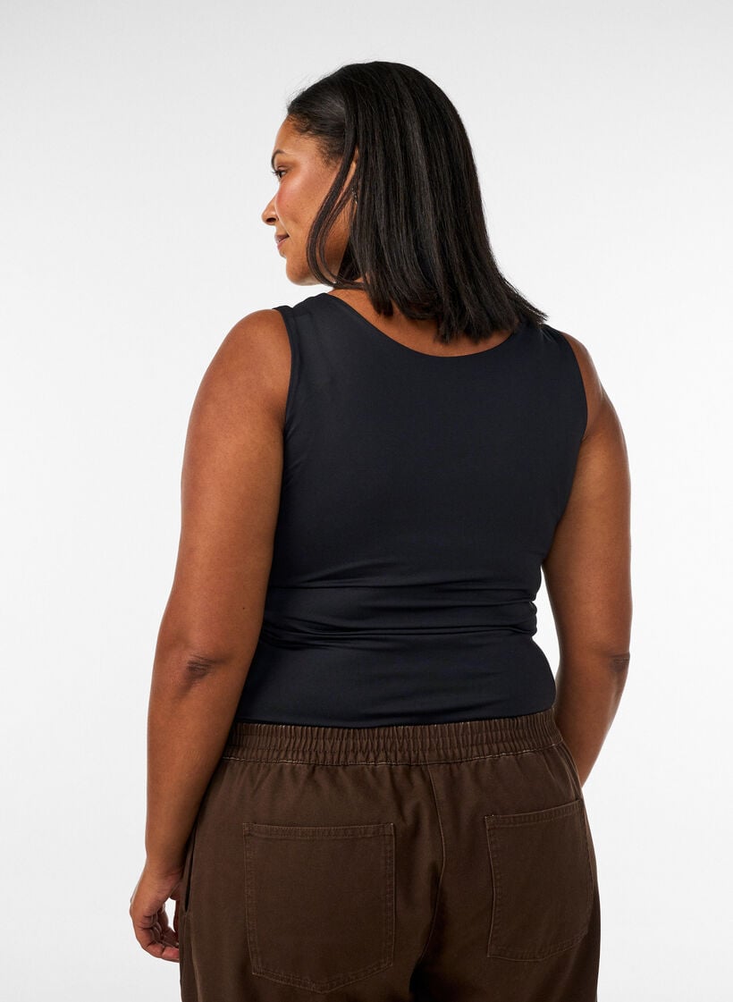 Nauwsluitende basic top van een gladde stof, Zwart, Model image number 2