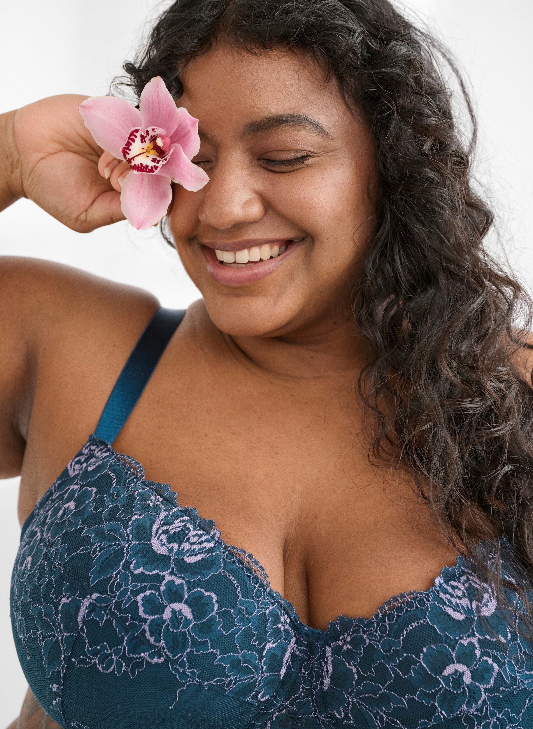 ZizziBeugel-bh met kant en gewatteerde cups, Blauw, Image image number 0