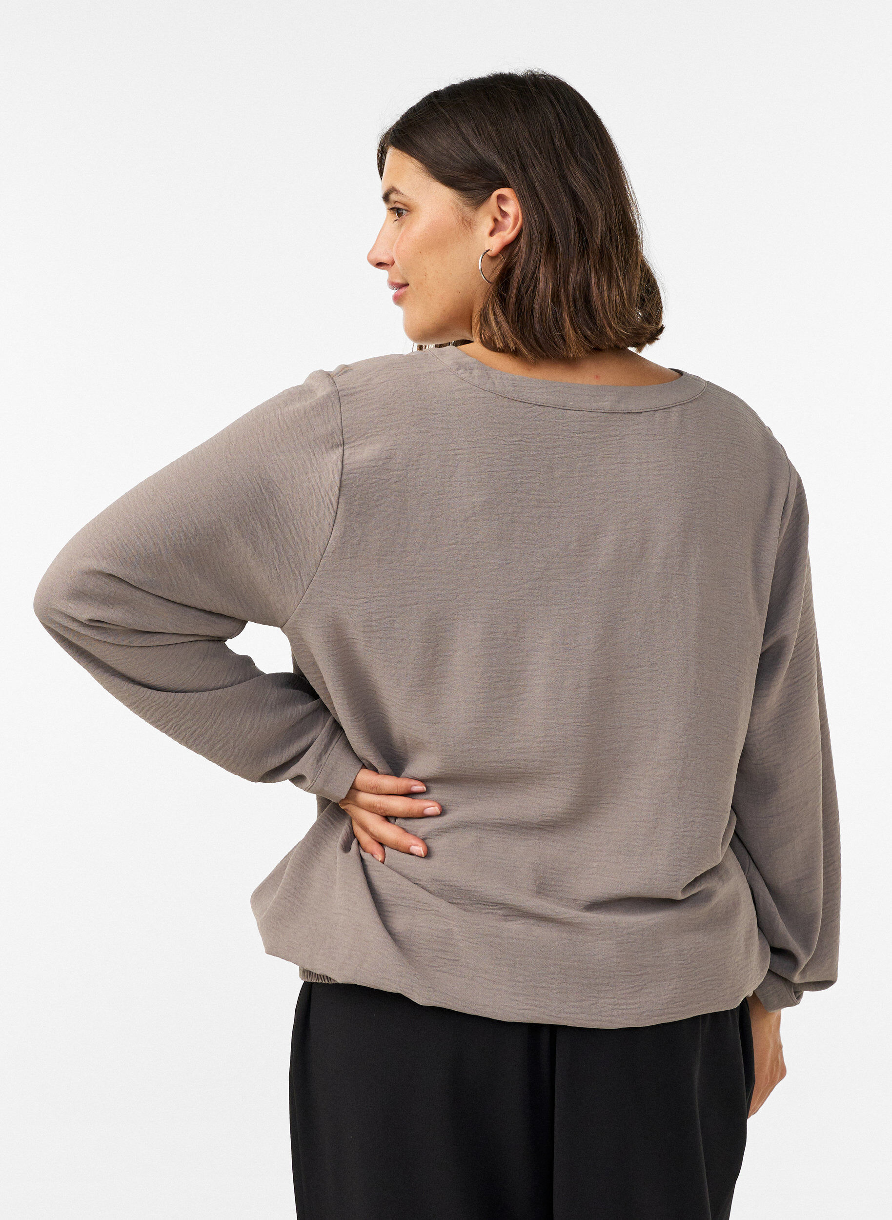 ZizziBlouse &agrave; la silhouette ballon avec col en V, Beige, Model image number 2