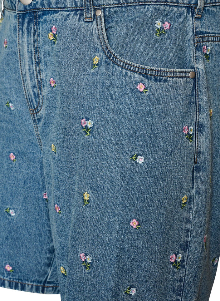 Short en jean avec fleurs brod&eacute;es, Bleu Clair, Packshot image number 2