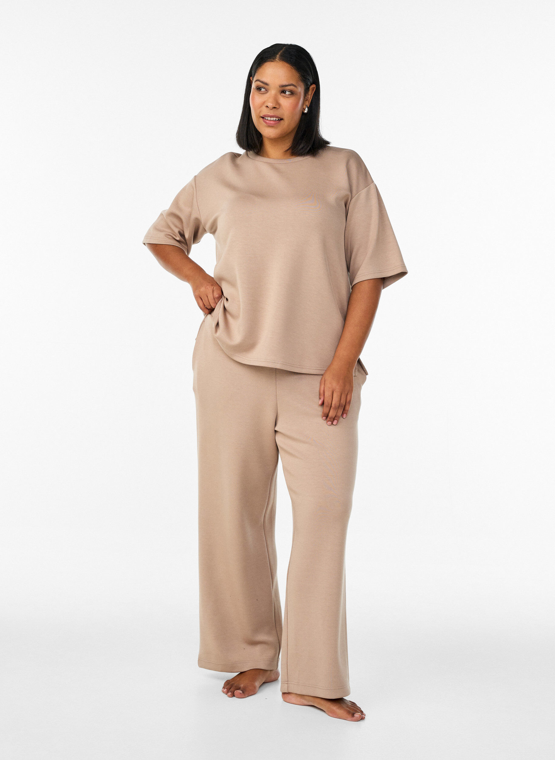 Zizzi T-shirt ample &agrave; manches courtes, Beige, Model image number 1