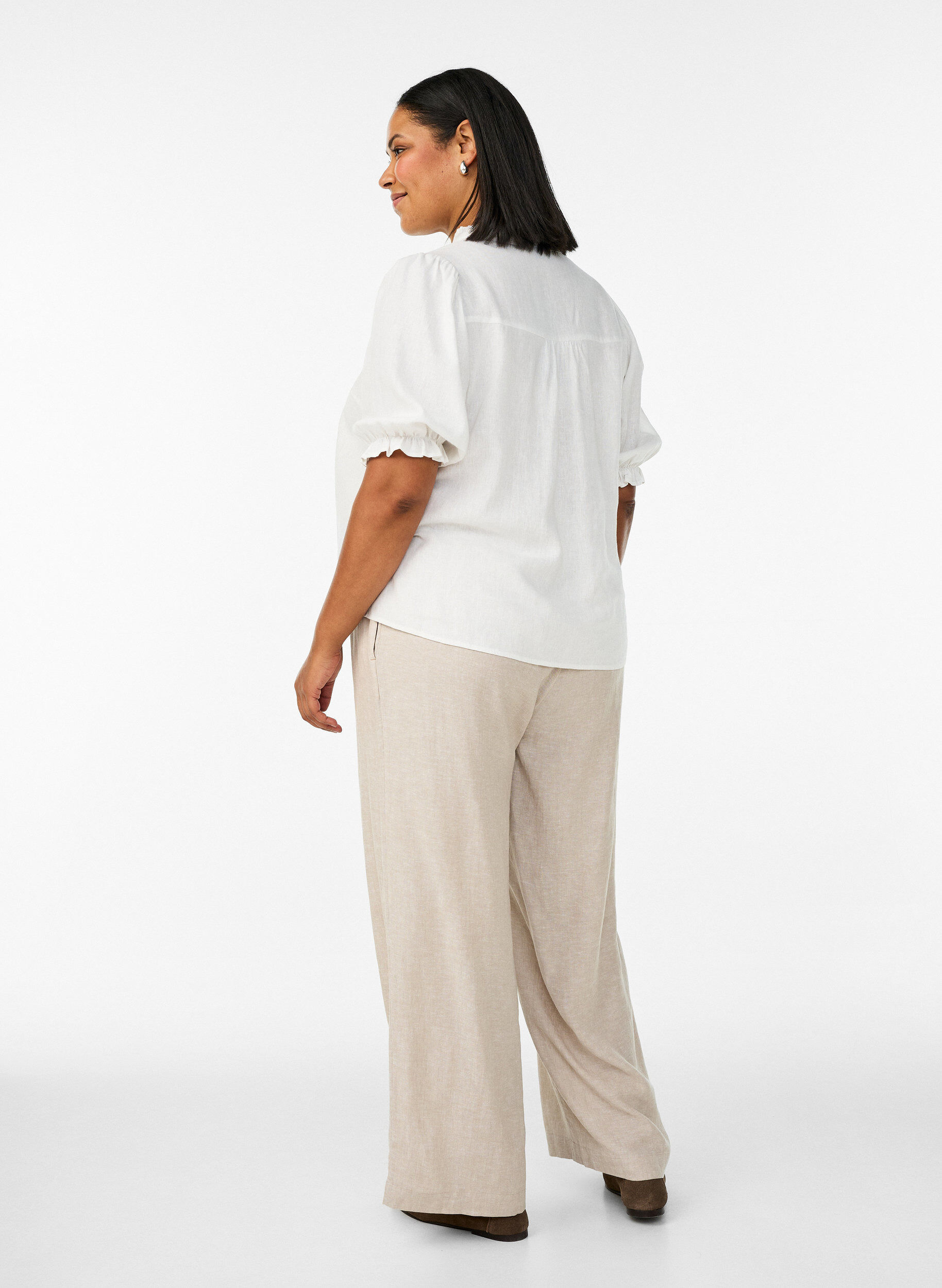 Zizzi Pantalon ample en lin et viscose, Beige, Model image number 1