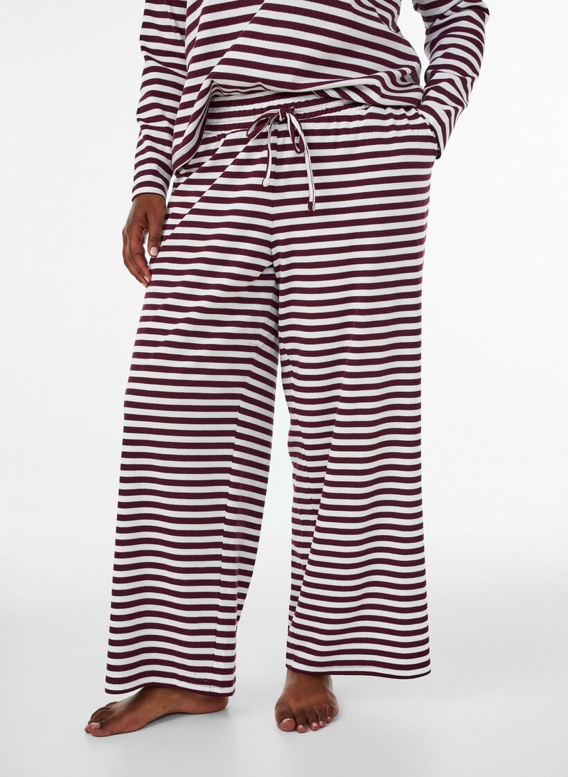 Pantalon de pyjama ray&eacute; &agrave; taille haute et coupe ample, Bordeaux, Model image number 2