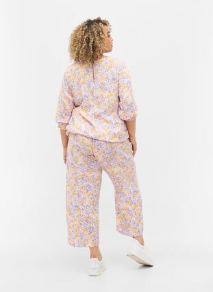 Pantalon court en viscose avec imprimé floral, Rose Ditsy AOP, Model image number 1