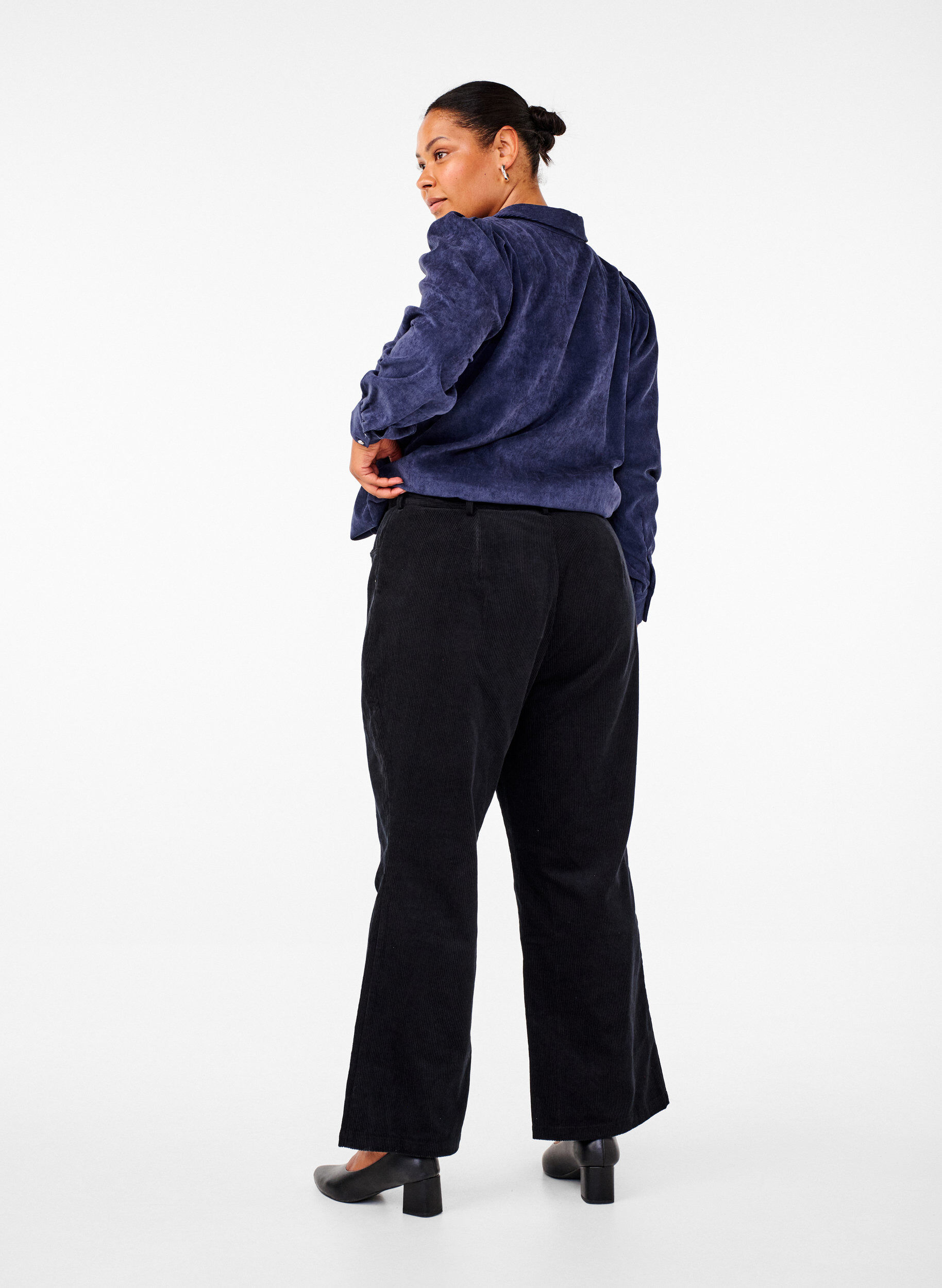 ZizziBootcut ribbroek met hoge taille, Zwart, Model image number 1