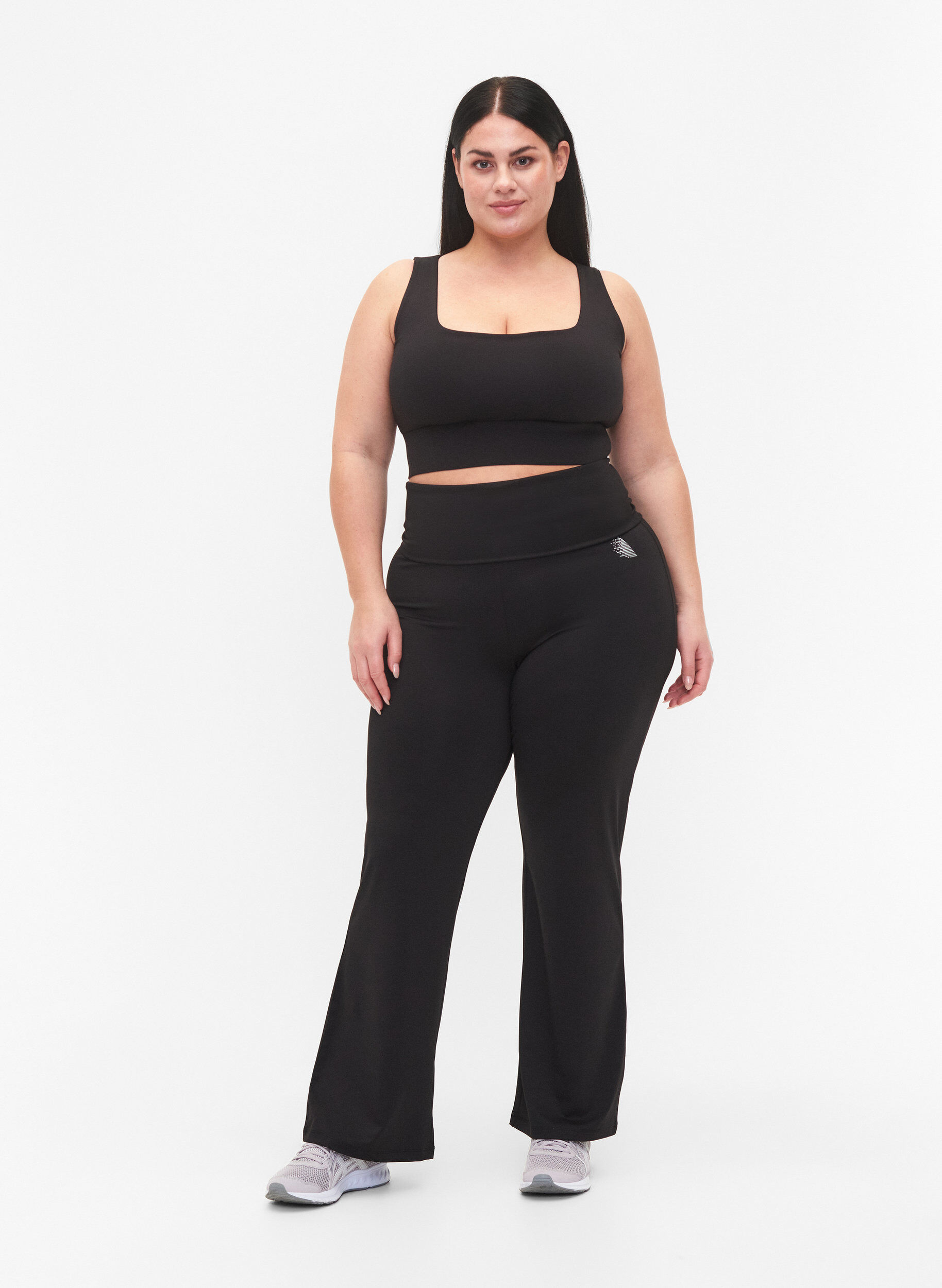 ZizziSportbeha met vierkante halsuitsnijding, Black, Model image number 2