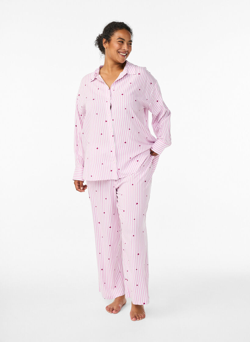 Chemise de nuit &agrave; rayures et c&oelig;urs, Rose, Model image number 1