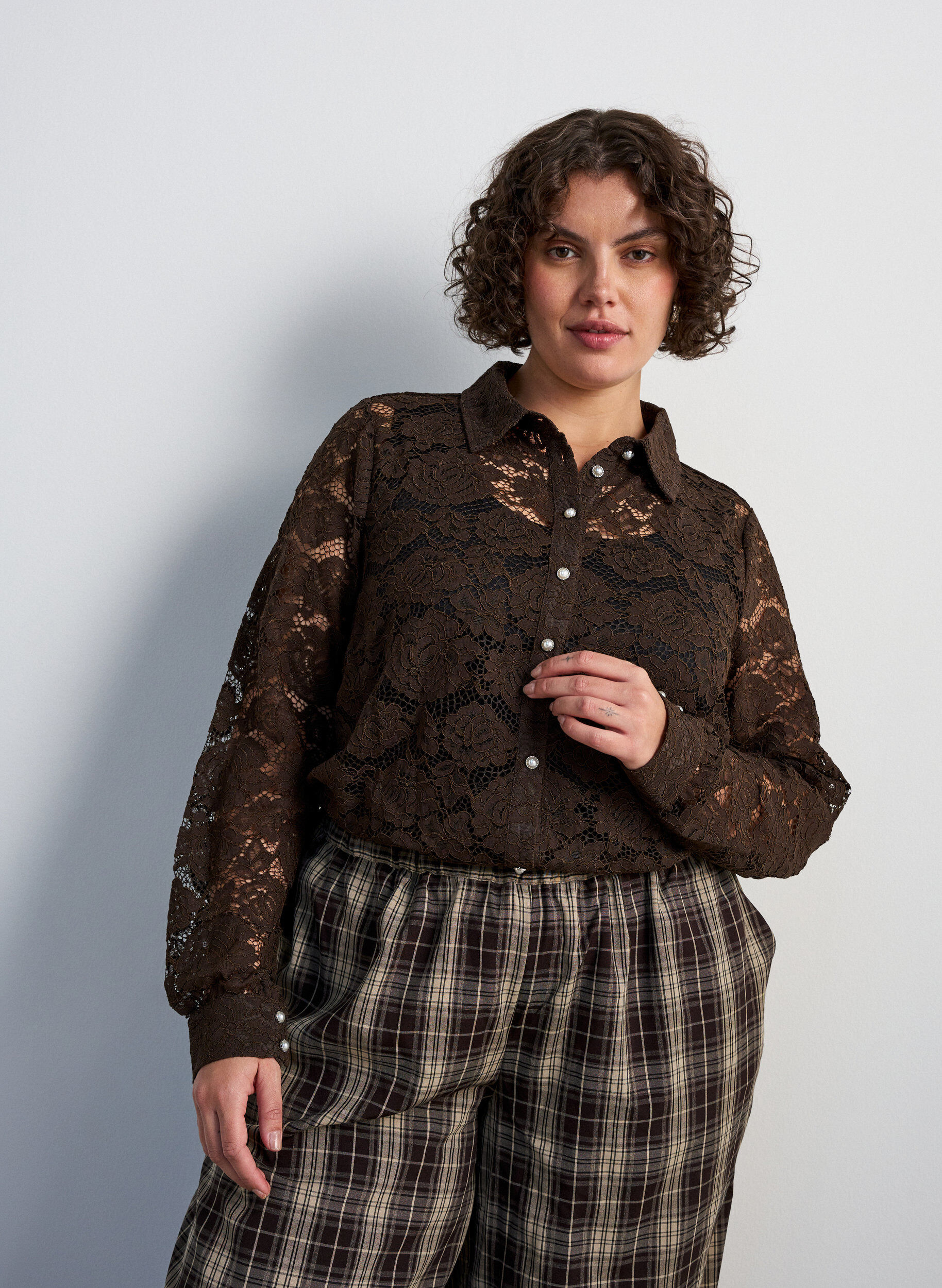 ZizziKanten shirt met parelknopen, Bruin, Model image number 0