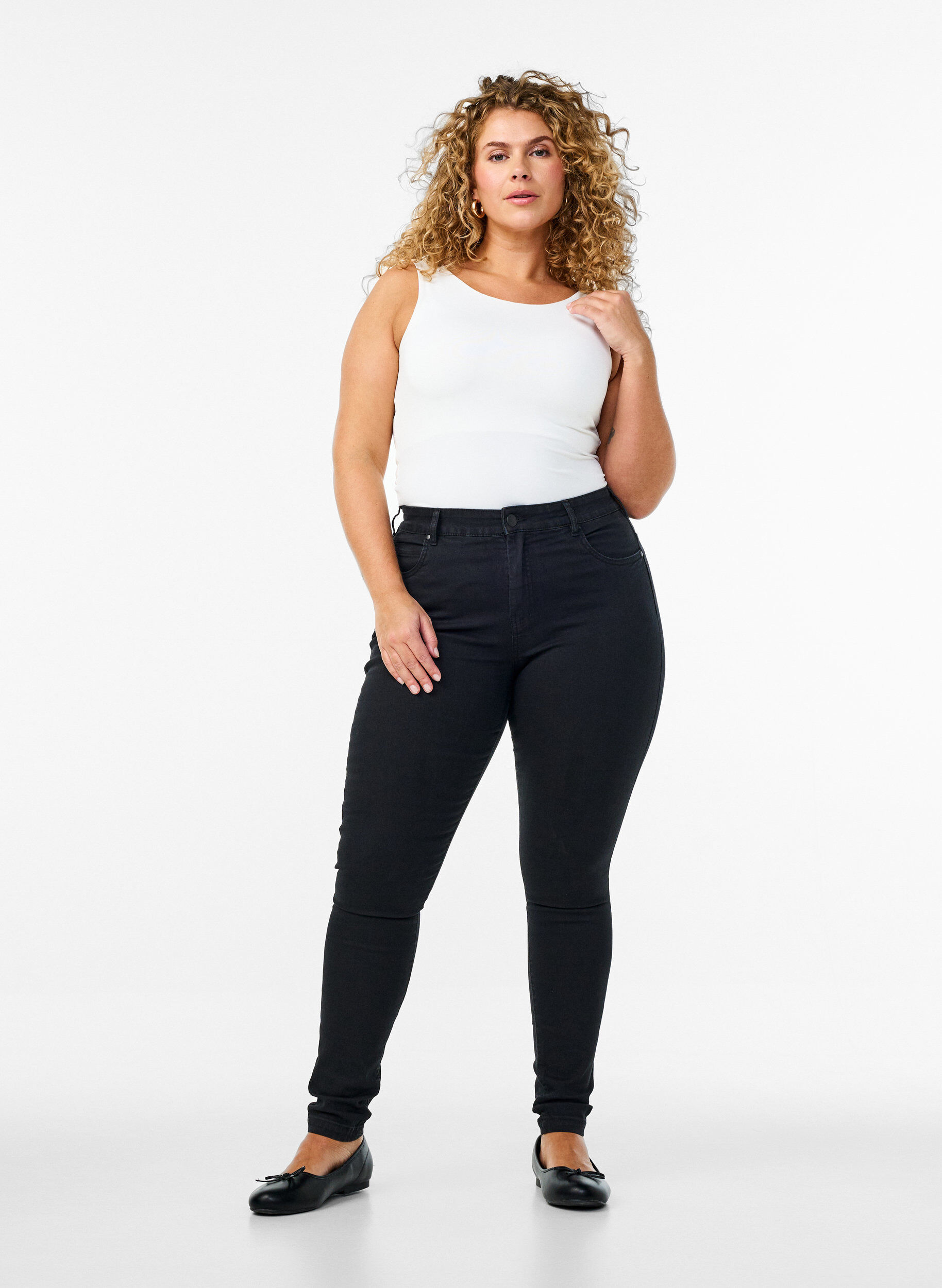super slim fit Amy jeans met hoge taille, Zwart, Model