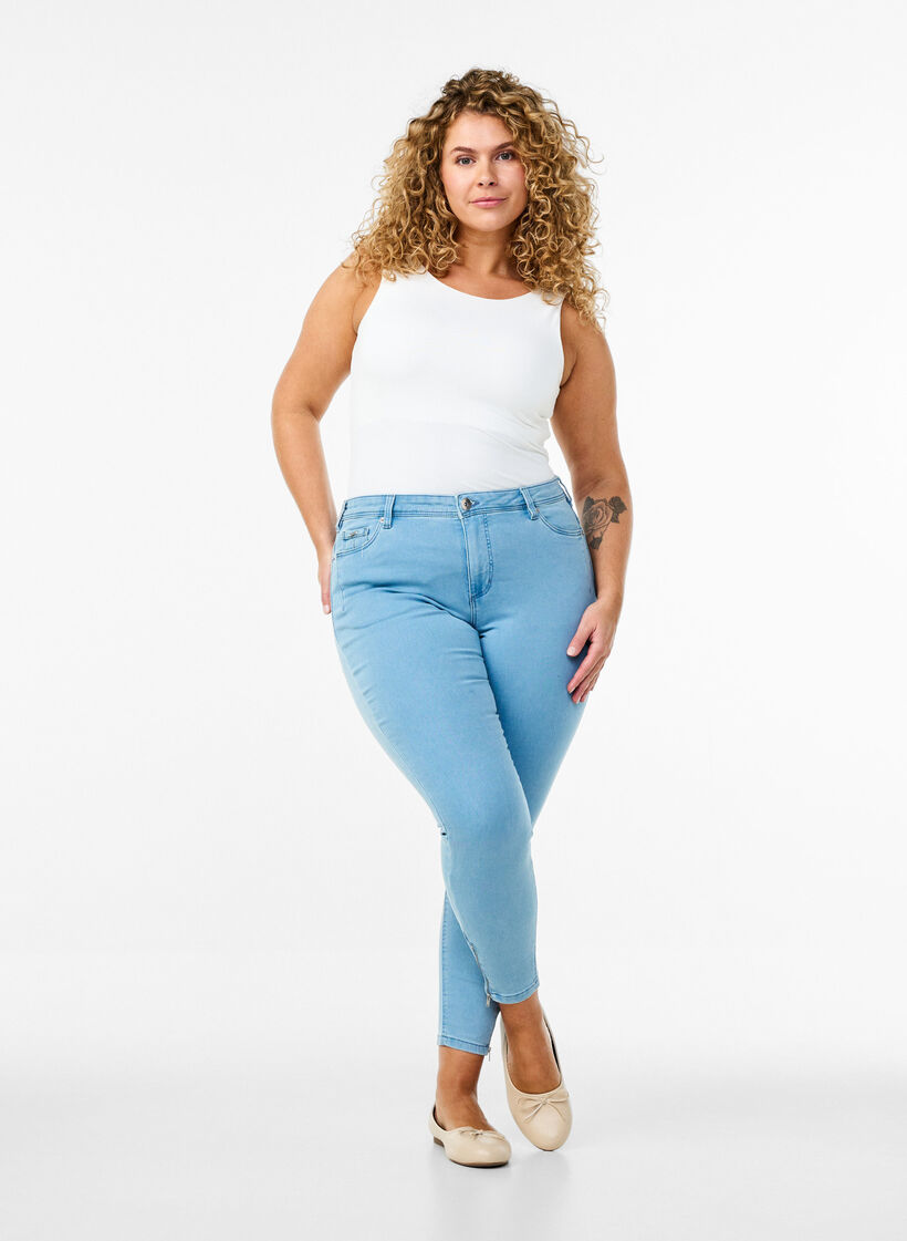 Jean crop Amy avec d&eacute;tails zipp&eacute;s, Bleu Clair, Model image number 0