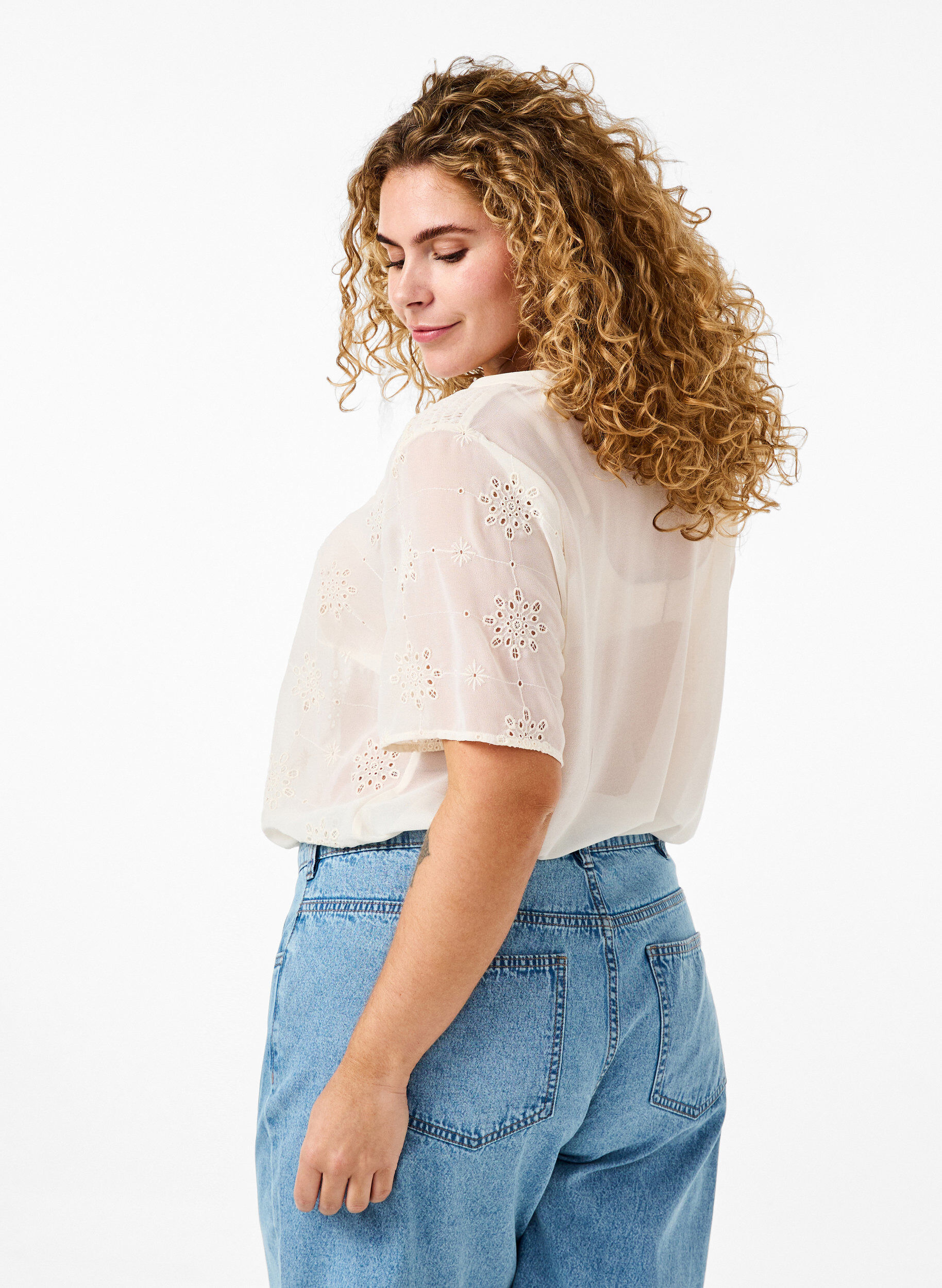 Zizzi Chemisier &agrave; manches courtes avec broderie anglaise, Antique White, Model image number 1