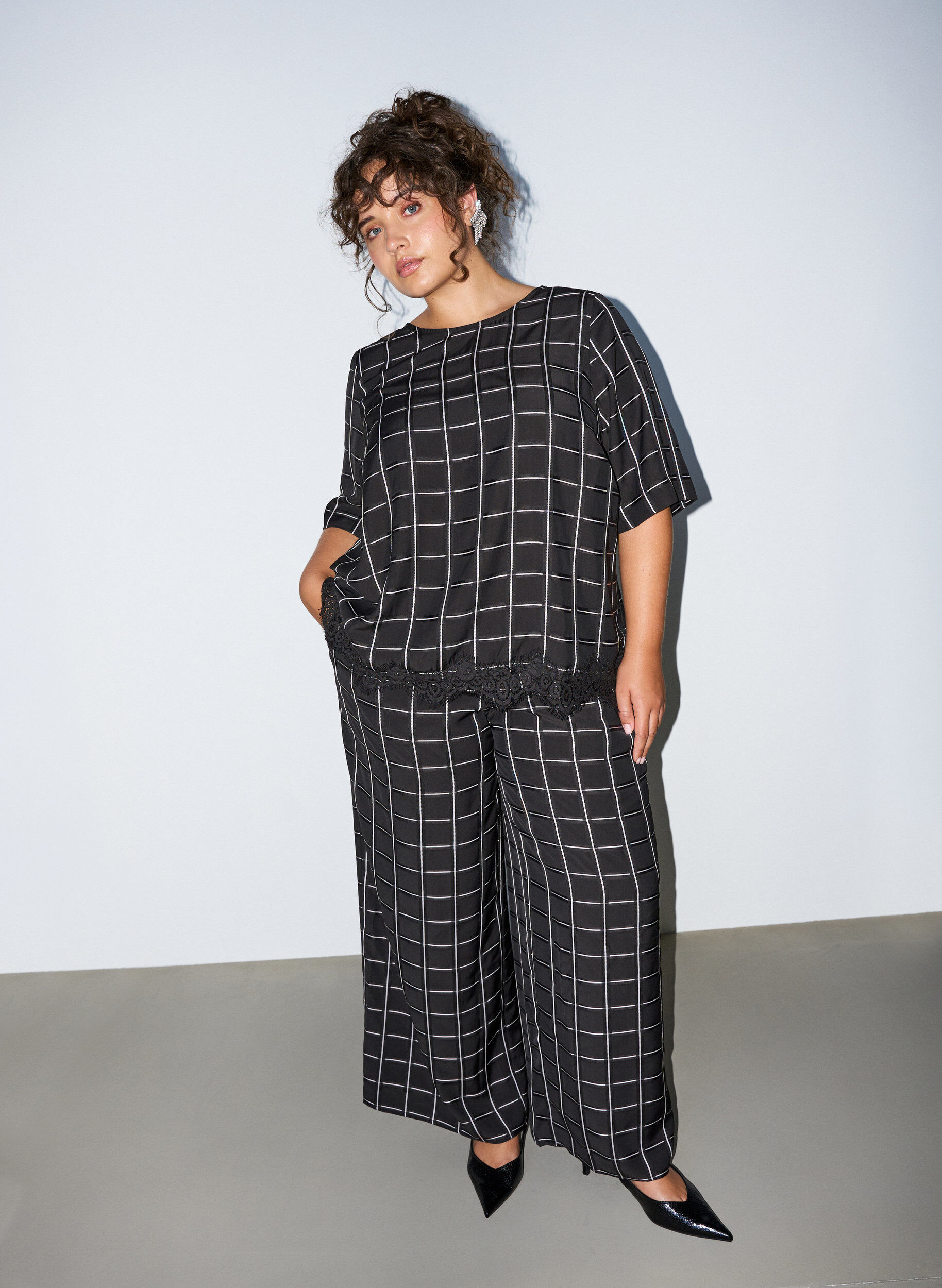 ZizziGeruite broek met wijde pijpen, Zwart, Model image number 0