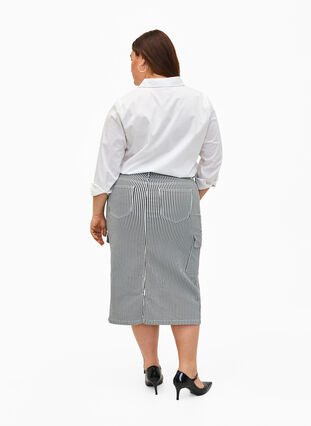 Jupe crayon rayée avec des poches, Black & White Stripe, Model image number 1