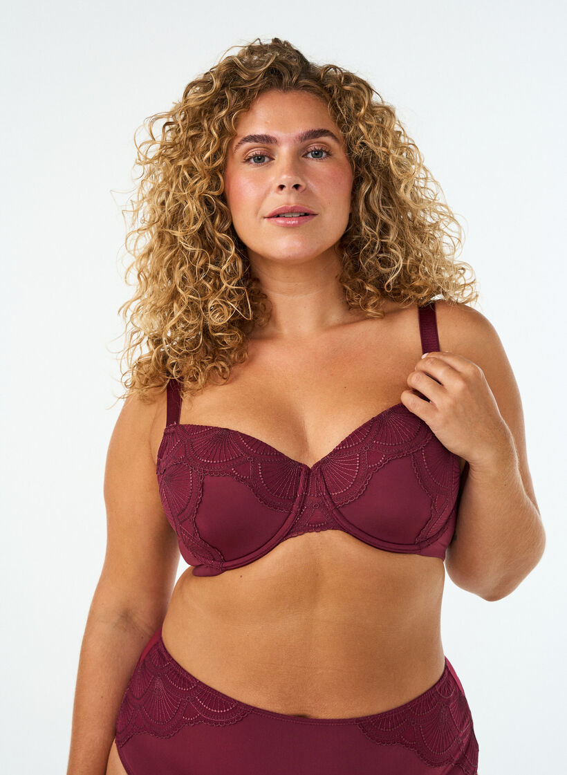 Soutien-gorge rembourr&eacute; &agrave; armatures avec dentelle et dos en U, Bordeaux, Model image number 0