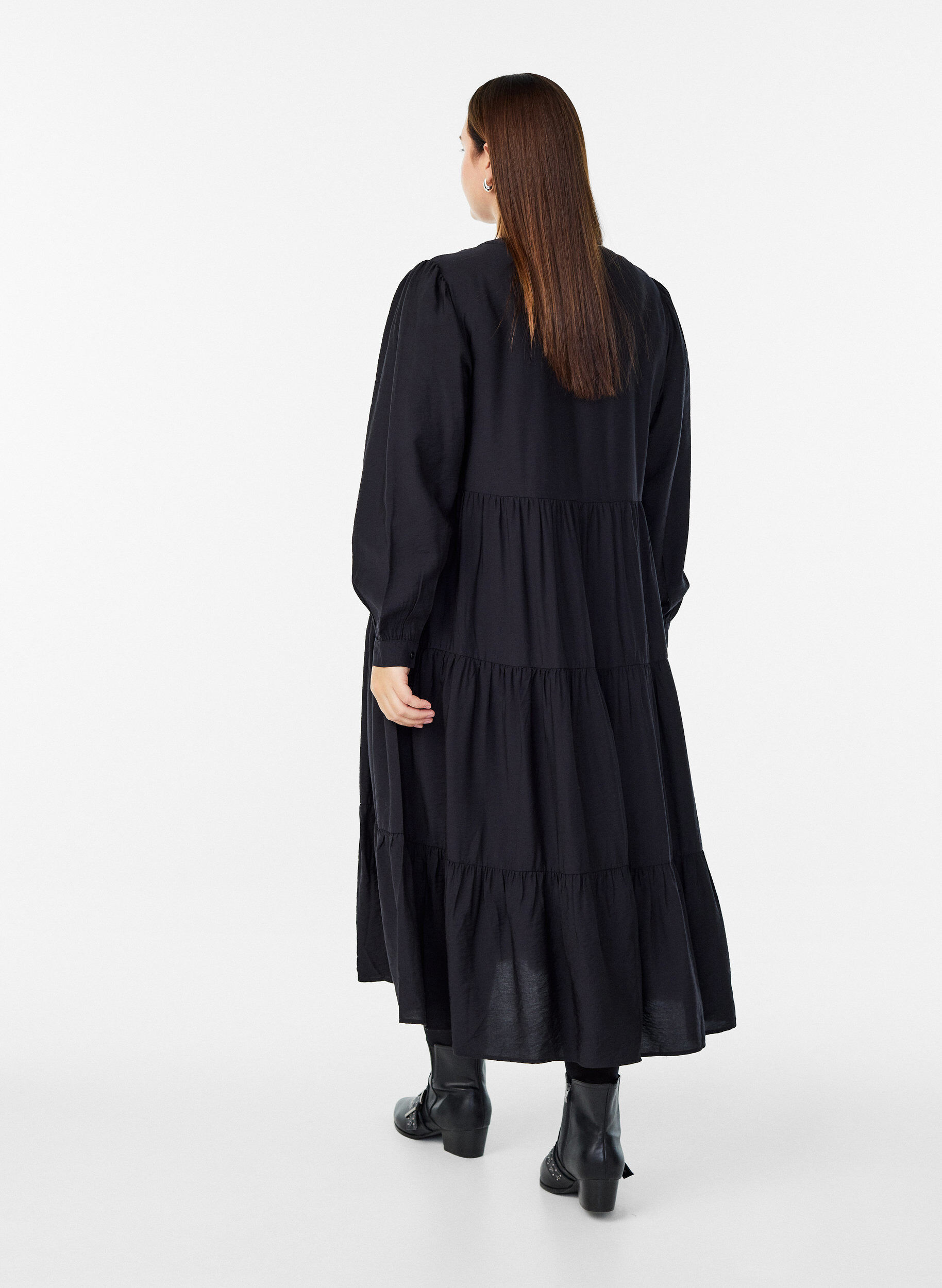 Zizzi Robe midi avec col en V et coupe &eacute;vas&eacute;e, Noir, Model image number 1