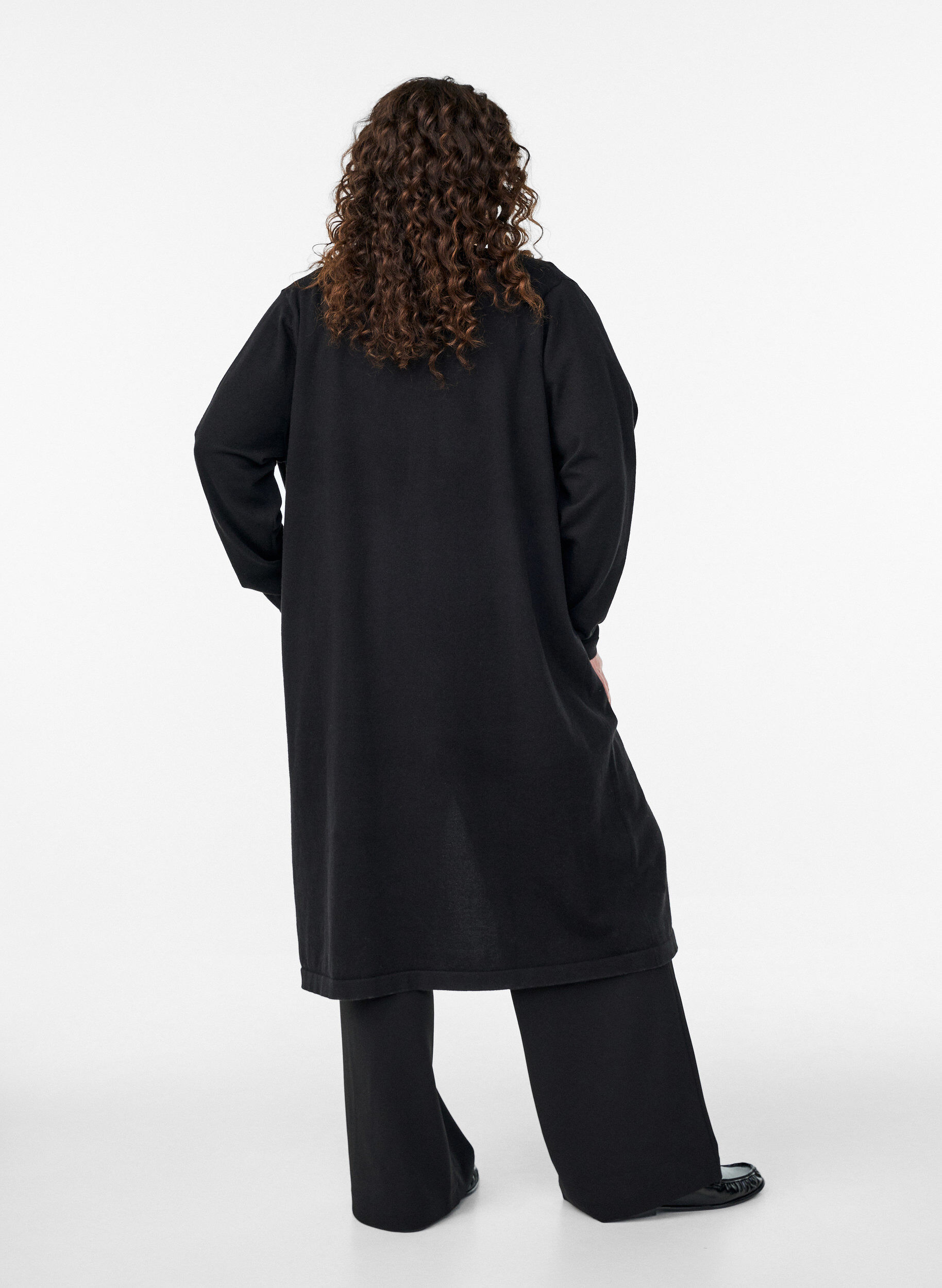 Zizzi FLASH - Cardigan long ouvert avec poches, Noir, Model image number 1