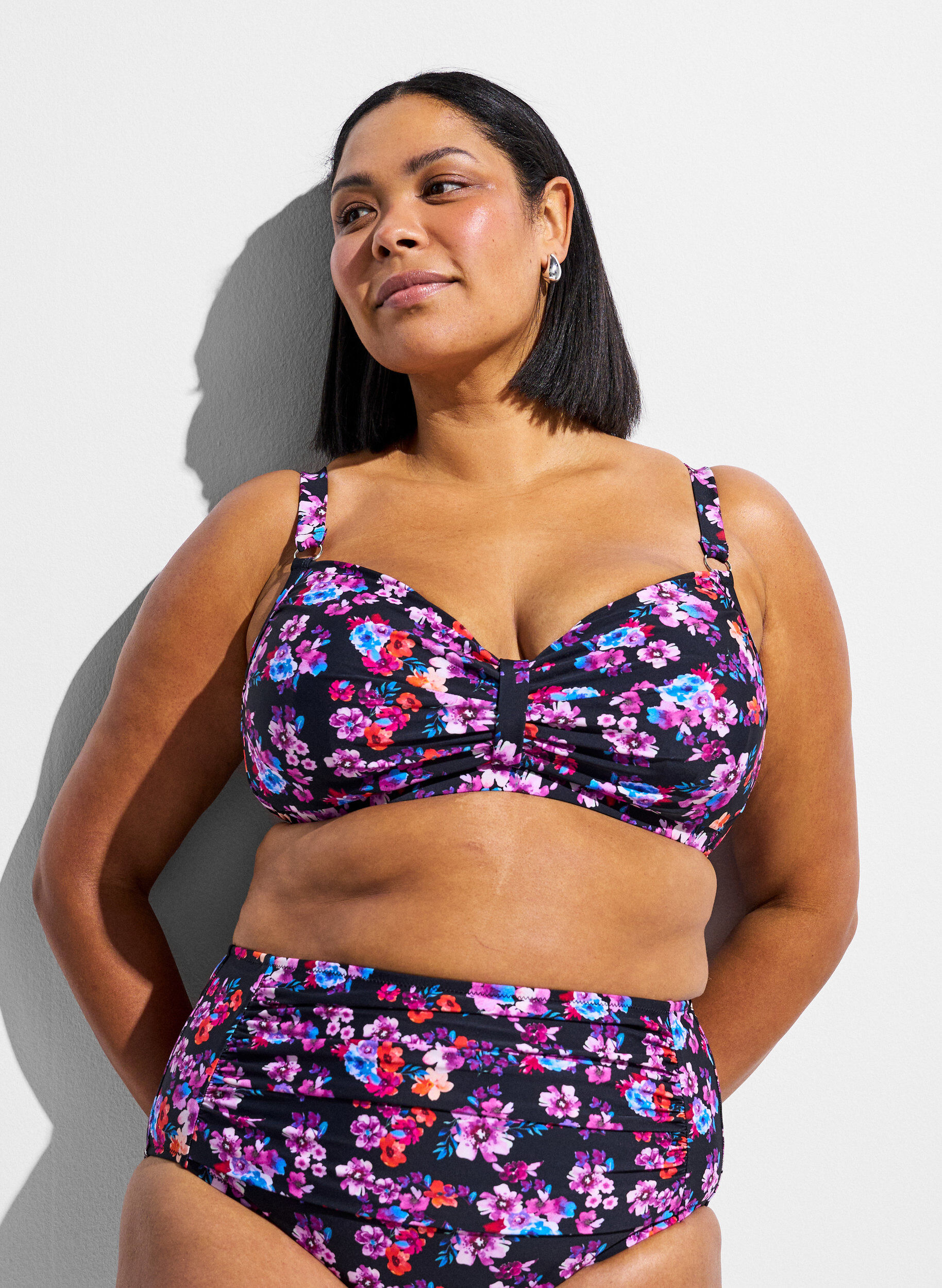 Haut de bikini avec armatures et imprim&eacute;, Violet, Model