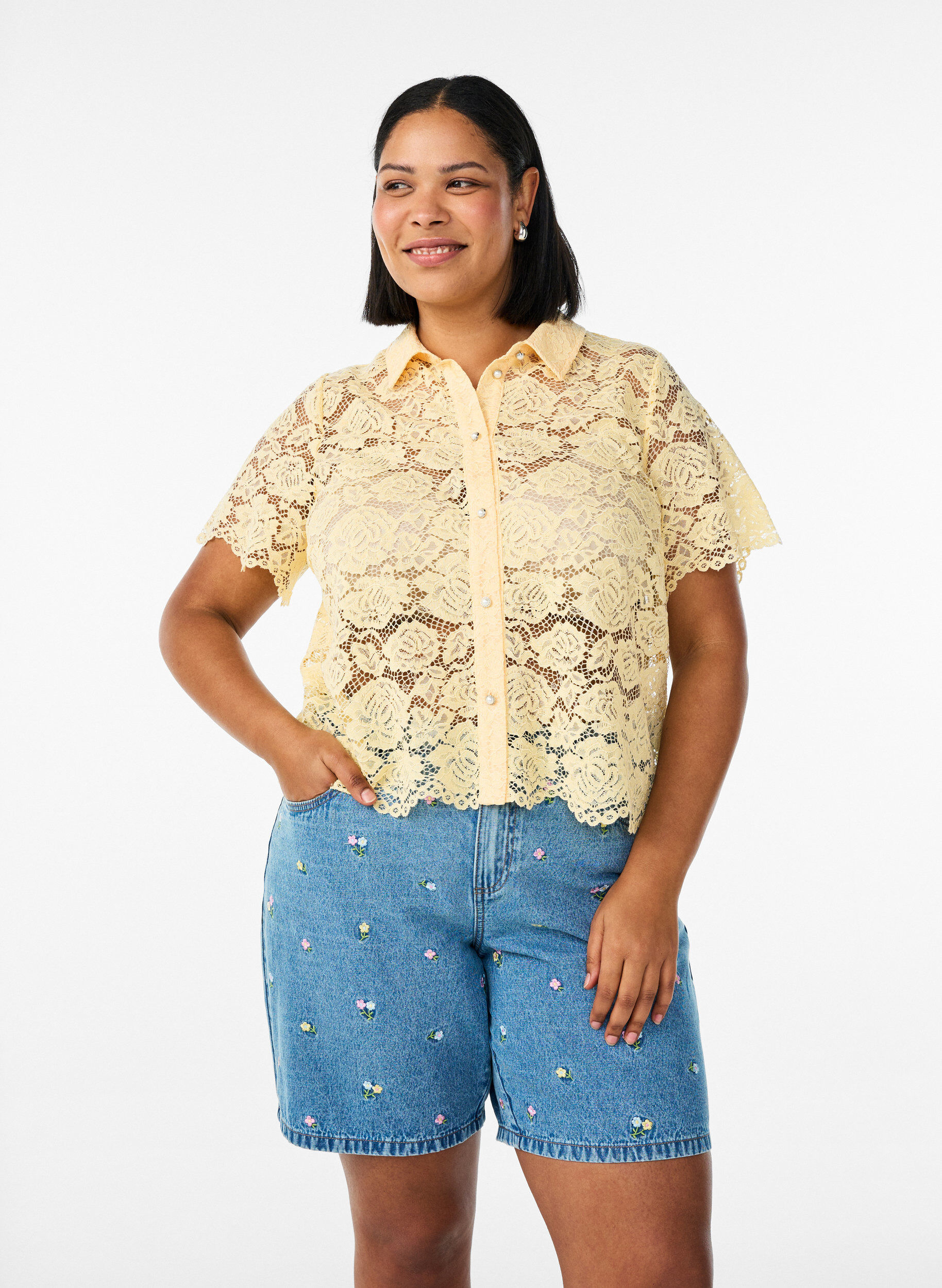 Denimshorts met geborduurde bloemen, Blauw, Model