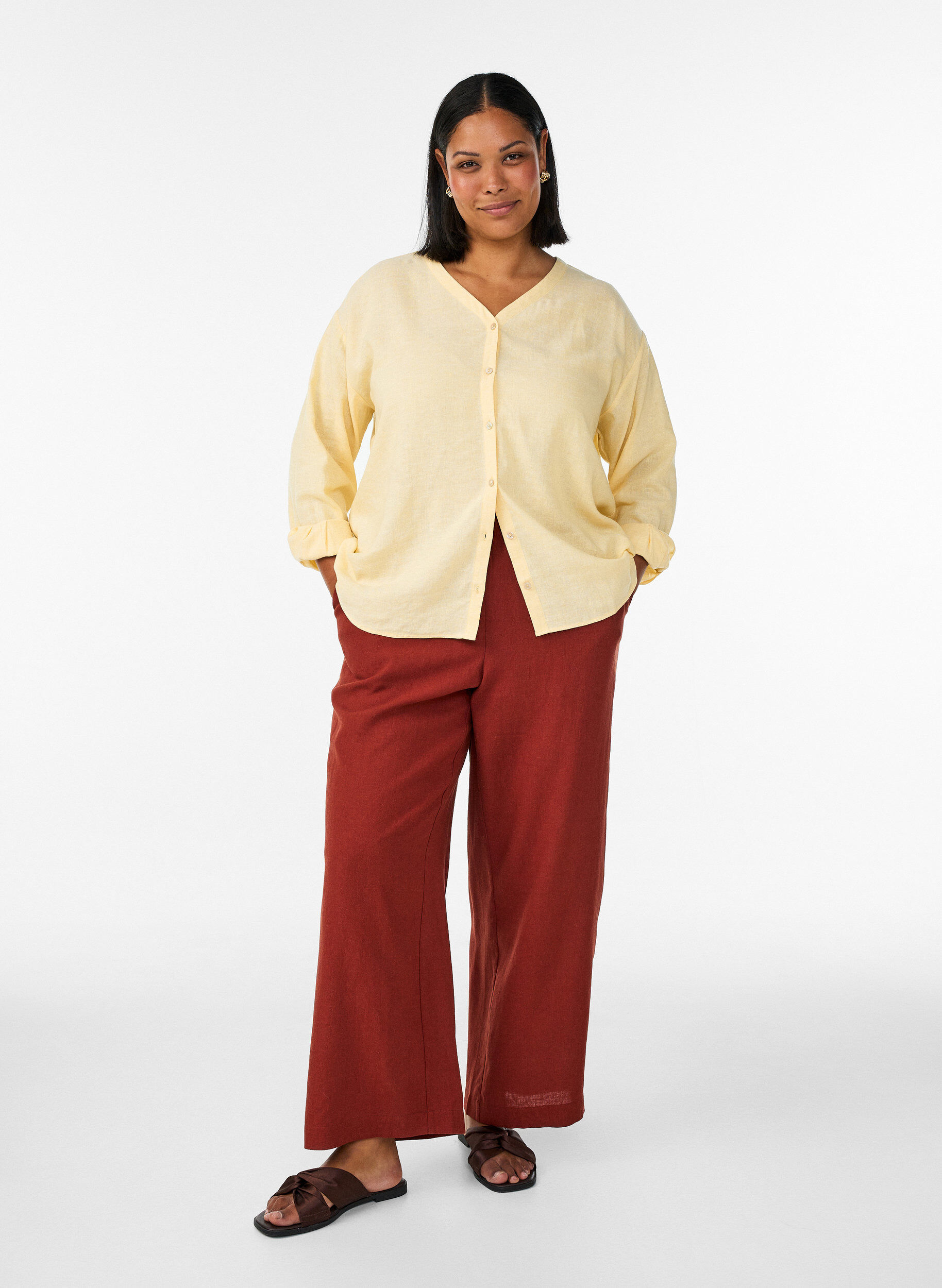 ZizziBlouse en lin et viscose avec col en V, Jaune clair, Model image number 1