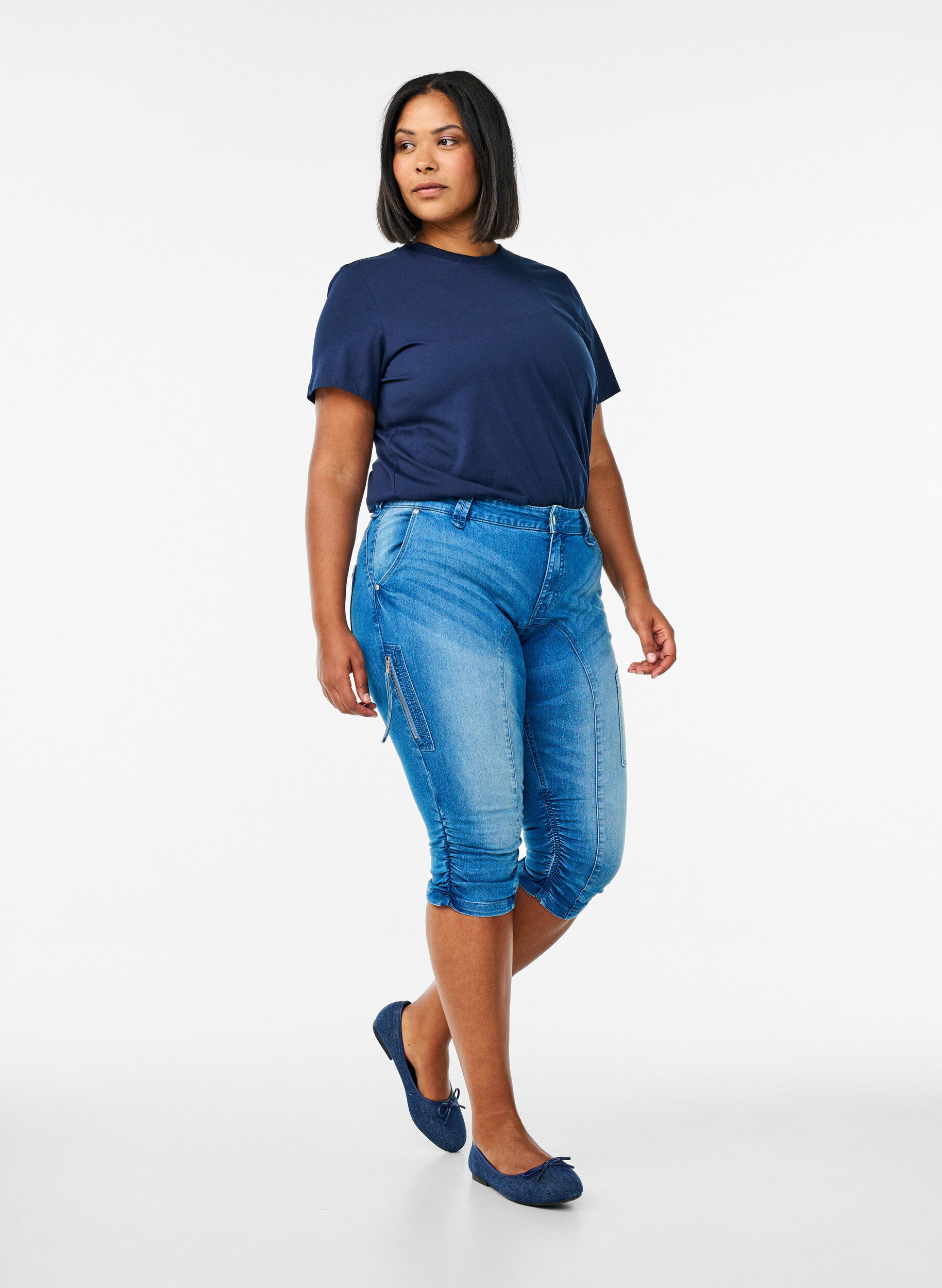Slim fit capri jeans met zakken, Blauw, Model