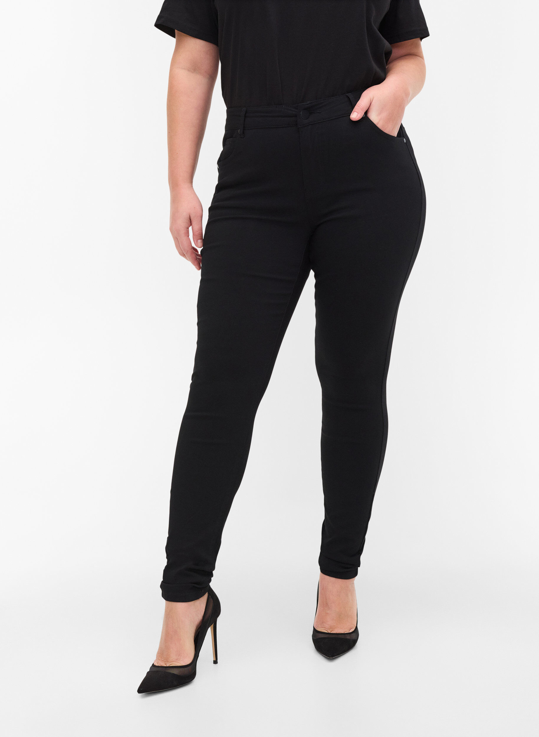 ZizziSlim fit broek met zakken, Zwart, Model image number 4