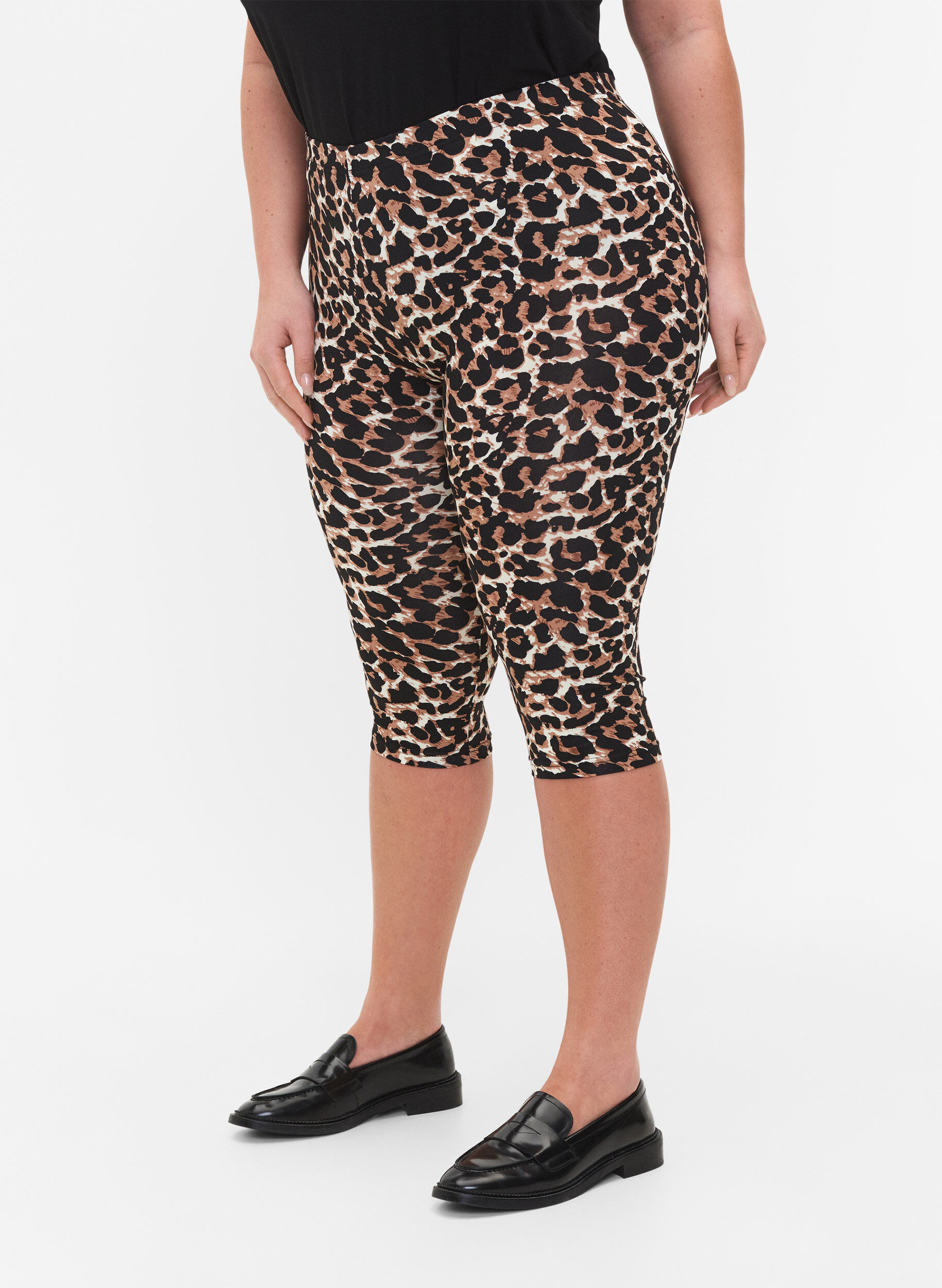 Zizzi2-pack van 3/4 leggings, Black / LEO AOP, Model image number 2