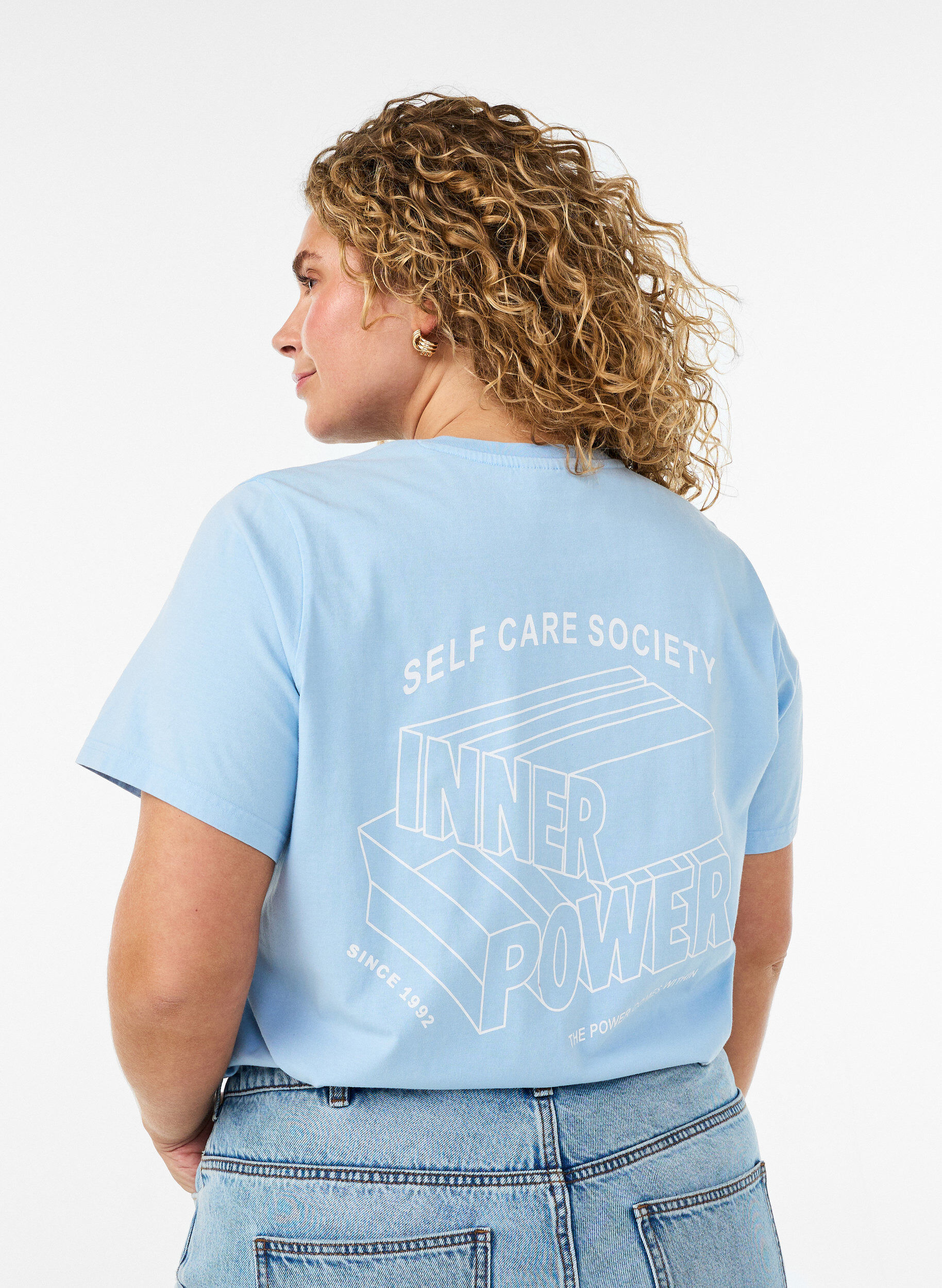 T-shirt graphique en coton bio, Bleu Clair, Model
