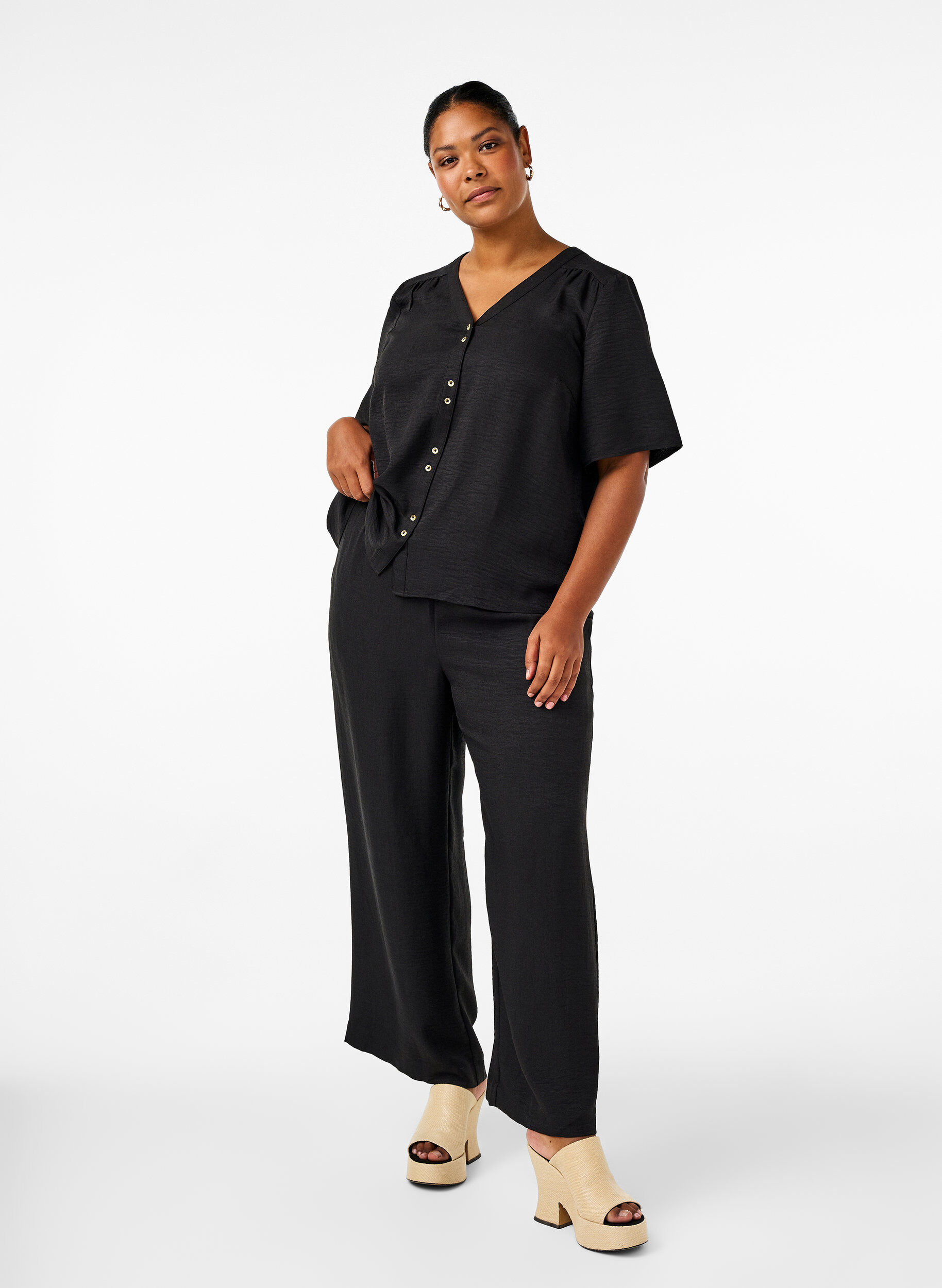 Pantalon ample avec ceinture &eacute;lastique et poches, Noir, Model
