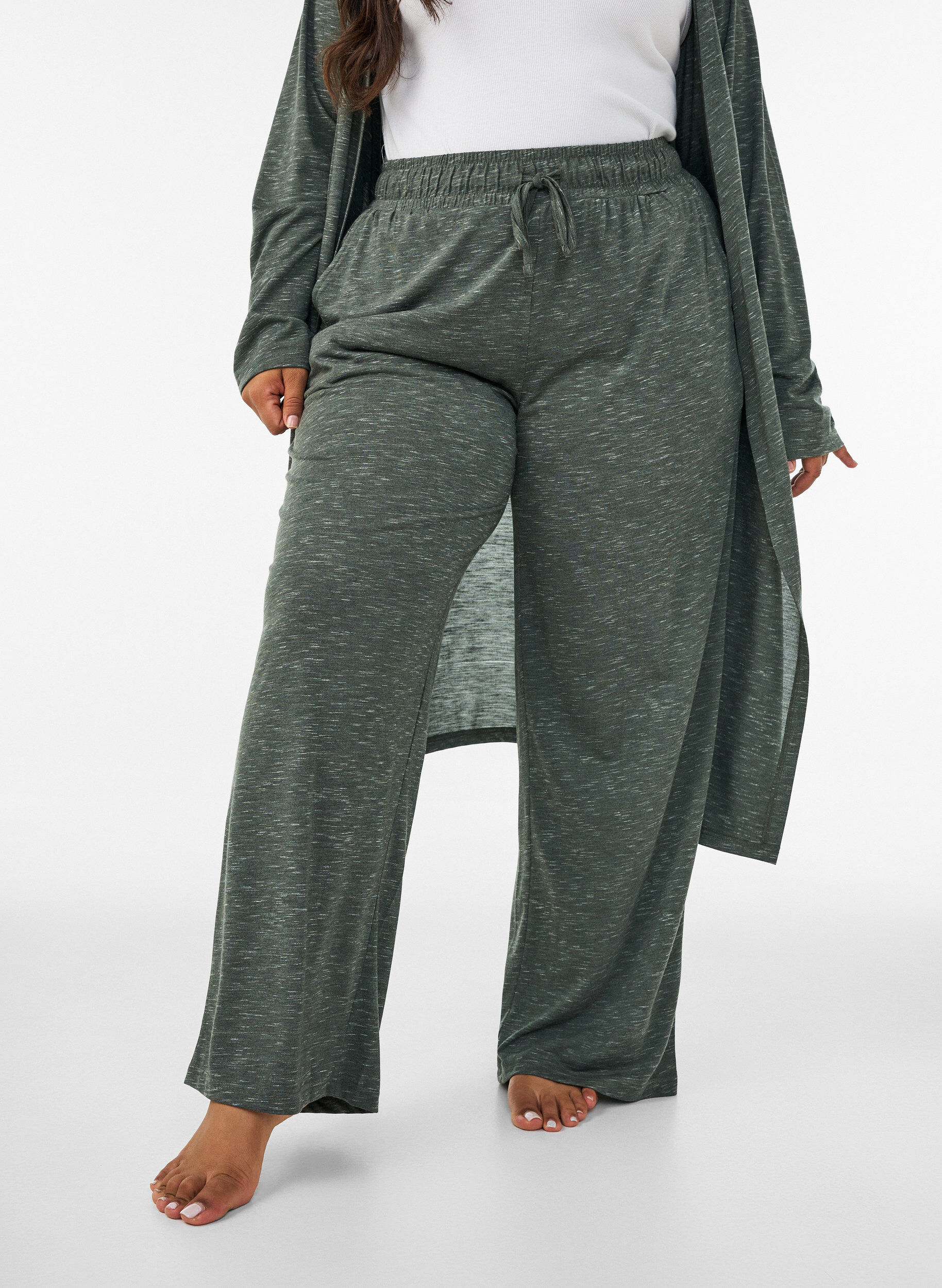 ZizziPantalon en jersey &agrave; coupe ample avec poches, Vert, Model image number 0