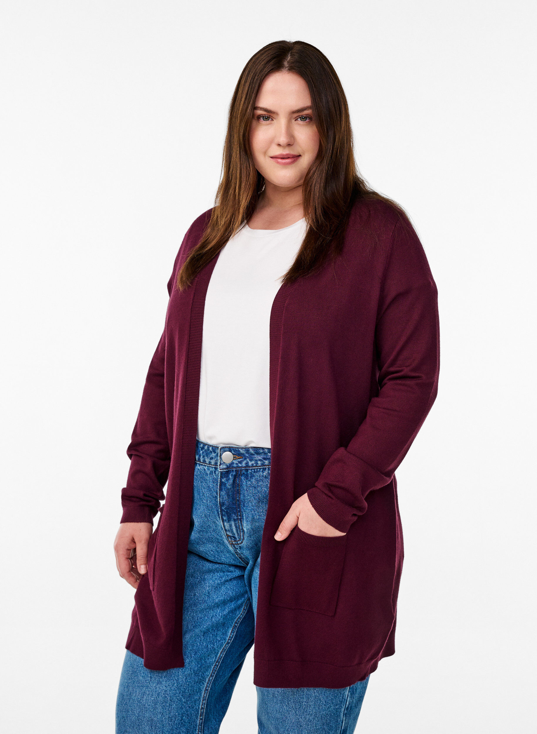 Long cardigan tricot&eacute; en m&eacute;lange de viscose, Bordeaux, Model