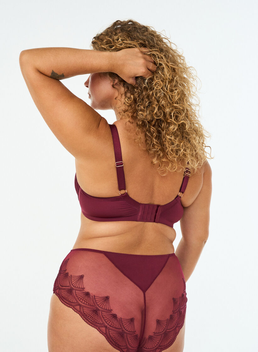 Soutien-gorge rembourr&eacute; &agrave; armatures avec dentelle et dos en U, Bordeaux, Model image number 2
