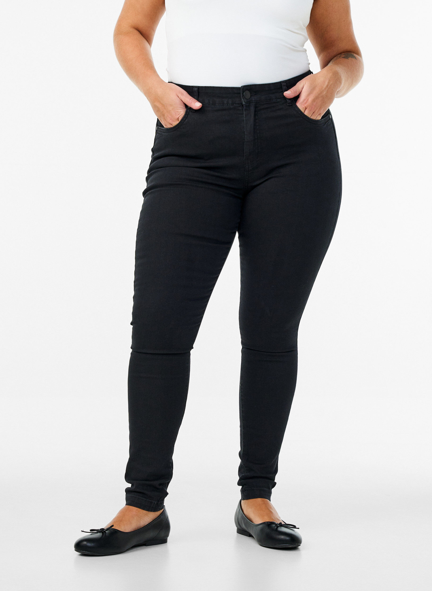Zizzisuper slim fit Amy jeans met hoge taille, Zwart, Model image number 2