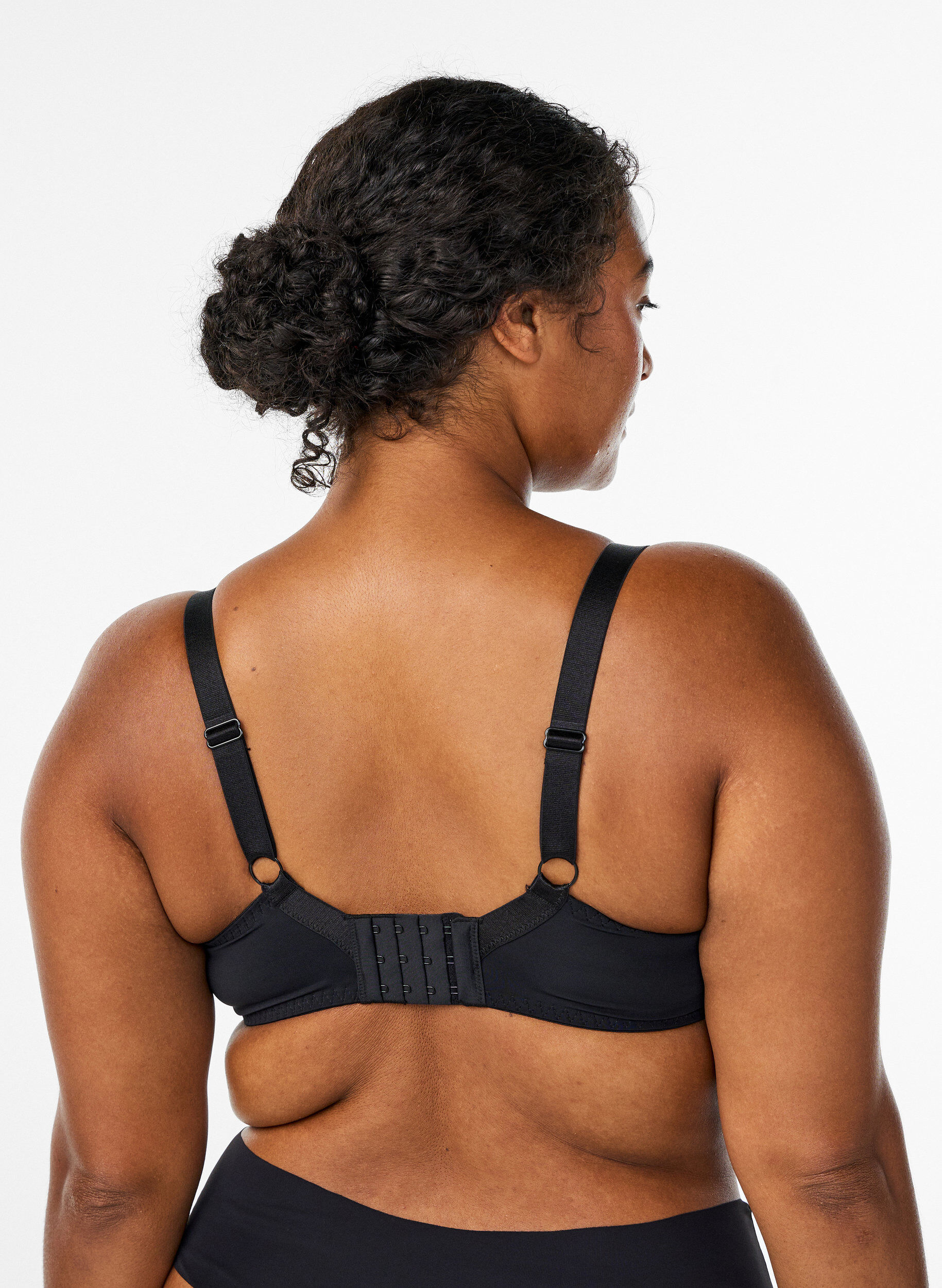 Zizzi Soutien-gorge rembourr&eacute; en dentelle avec armatures, Noir, Model image number 2