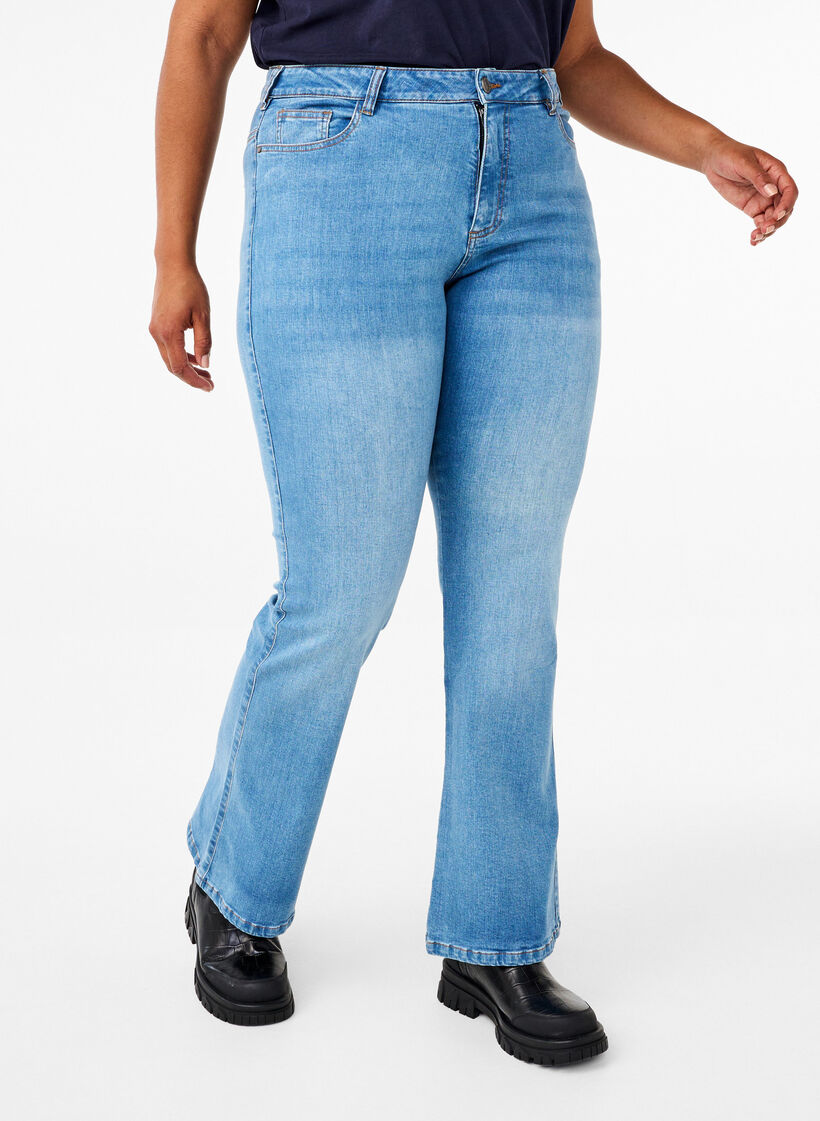 Jeans bootcut Ellen à taille haute, Bleu Clair, Model image number 2