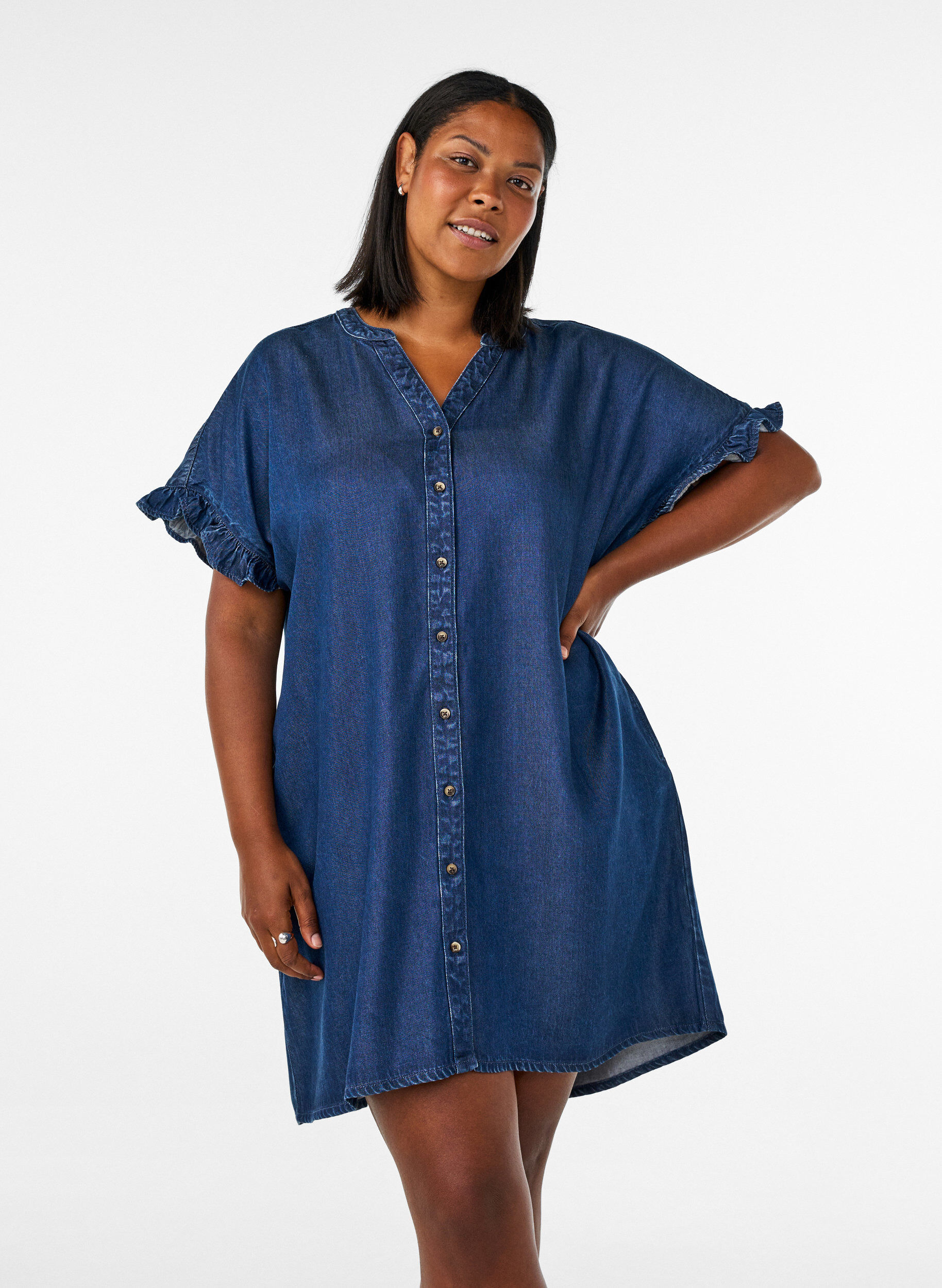 Denimlook jurk met knoopsluiting en ruches mouwtjes, Blauw, Model