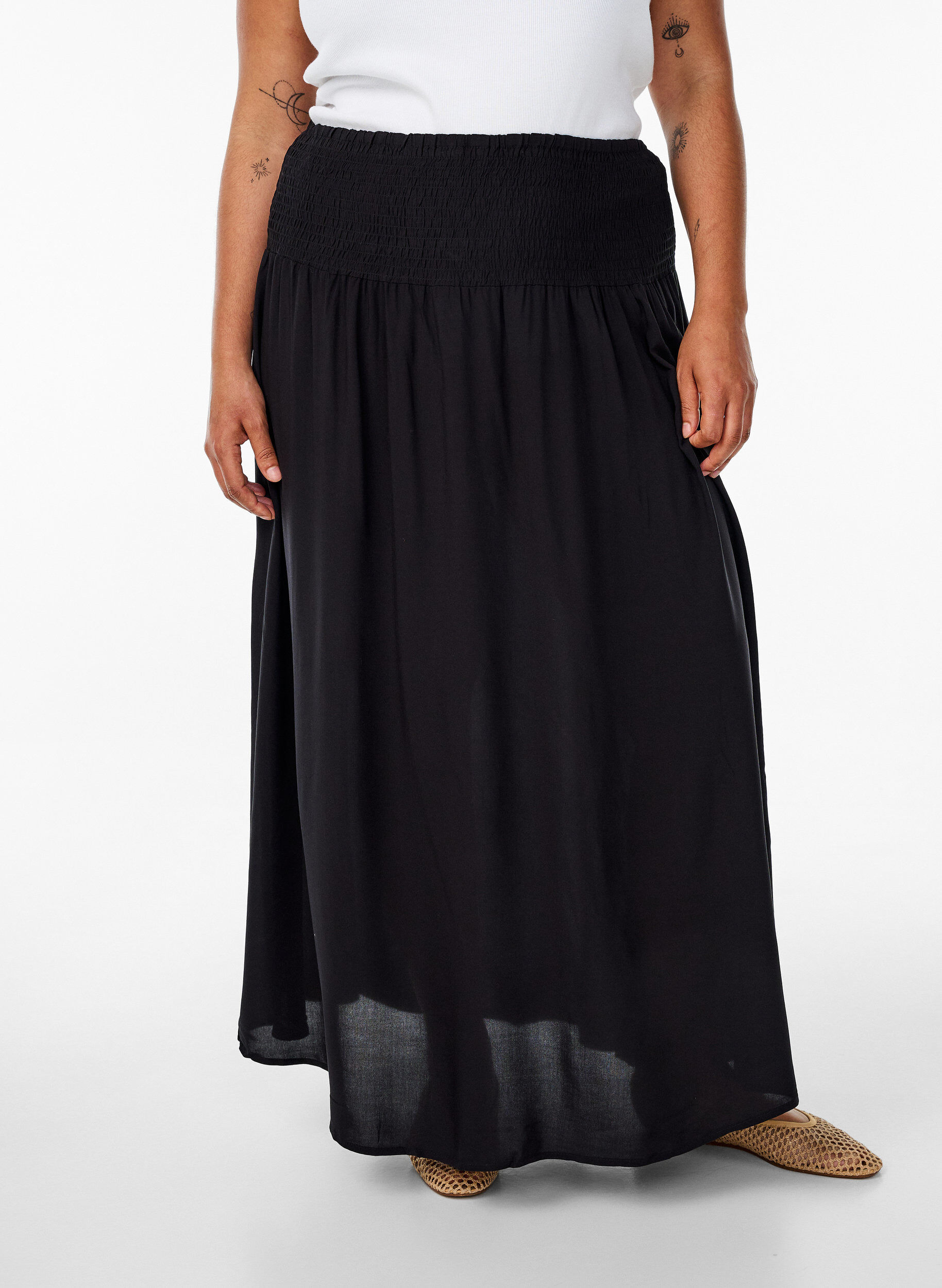 ZizziJupe longue en viscose avec smocks, Noir, Model image number 3