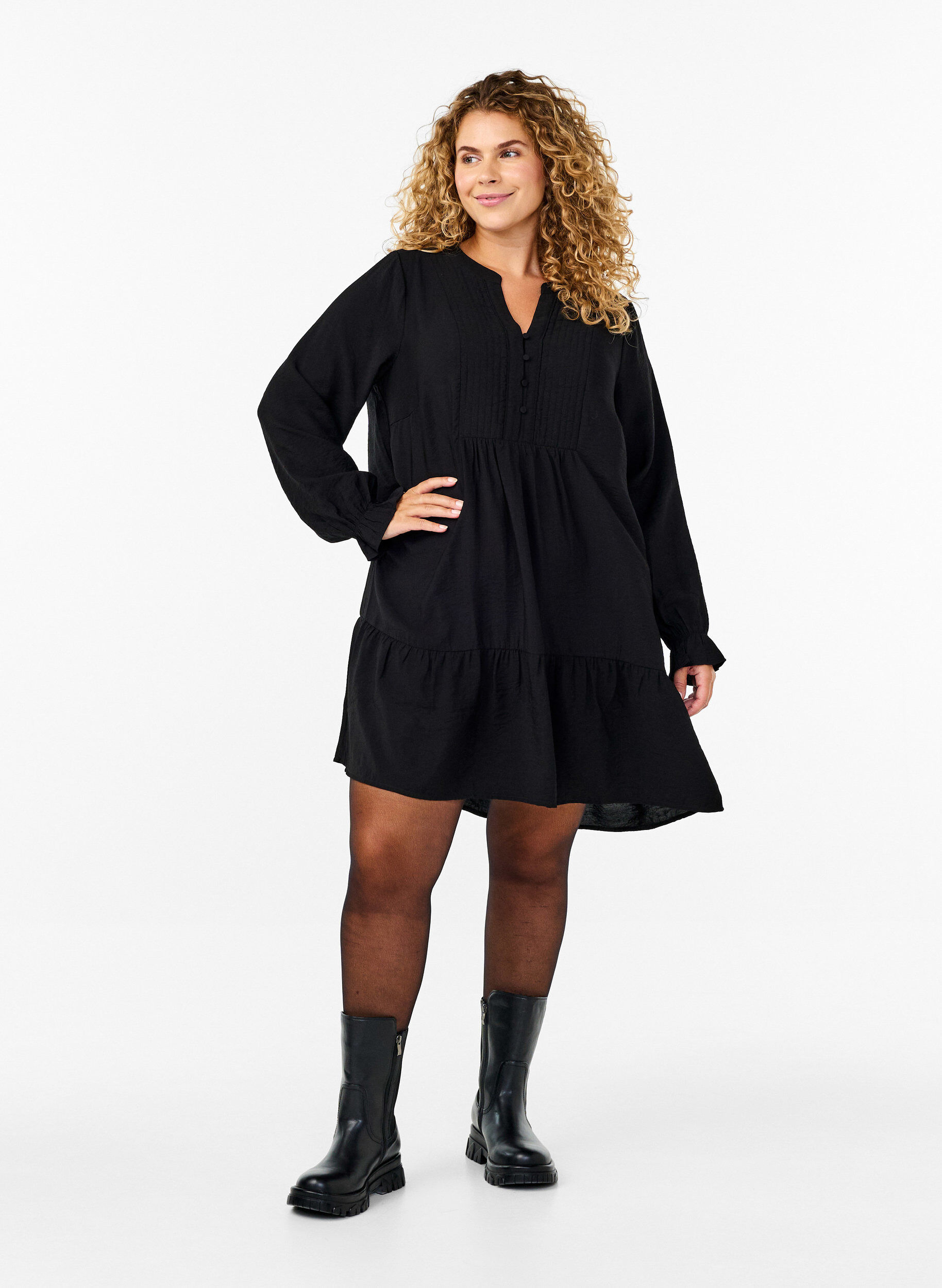 Zizzi Robe courte avec coutures et boutons, Black, Model image number 2