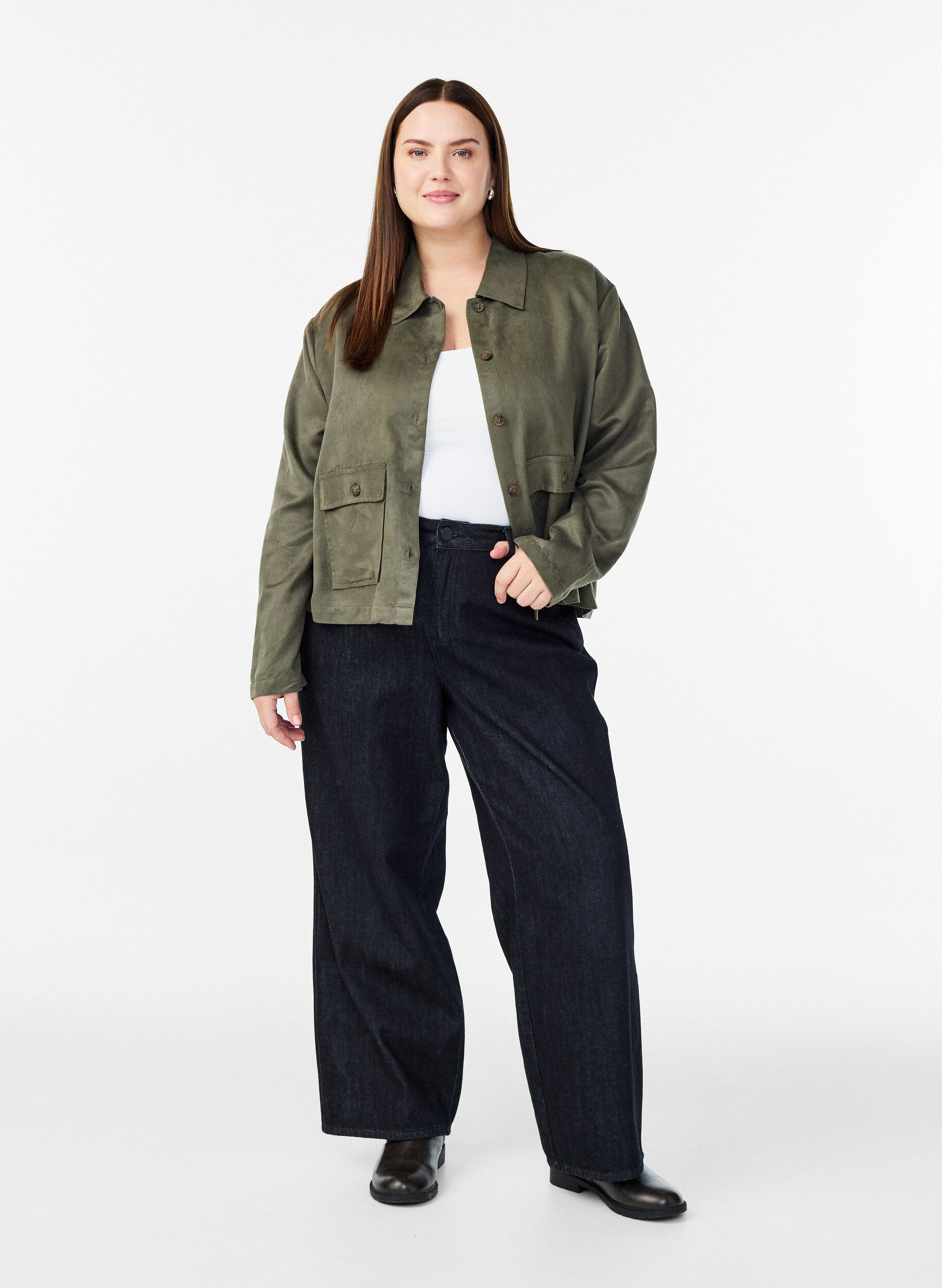 Zizzi Veste courte en su&eacute;dine avec poches, Vert, Model image number 1