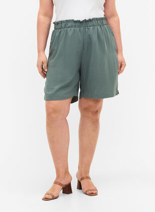 Losse shorts van viscose, Balsam Green, Model image number 2