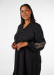 Robe en viscose avec broderies et volants &eacute;tag&eacute;s, Noir, Model image number 2
