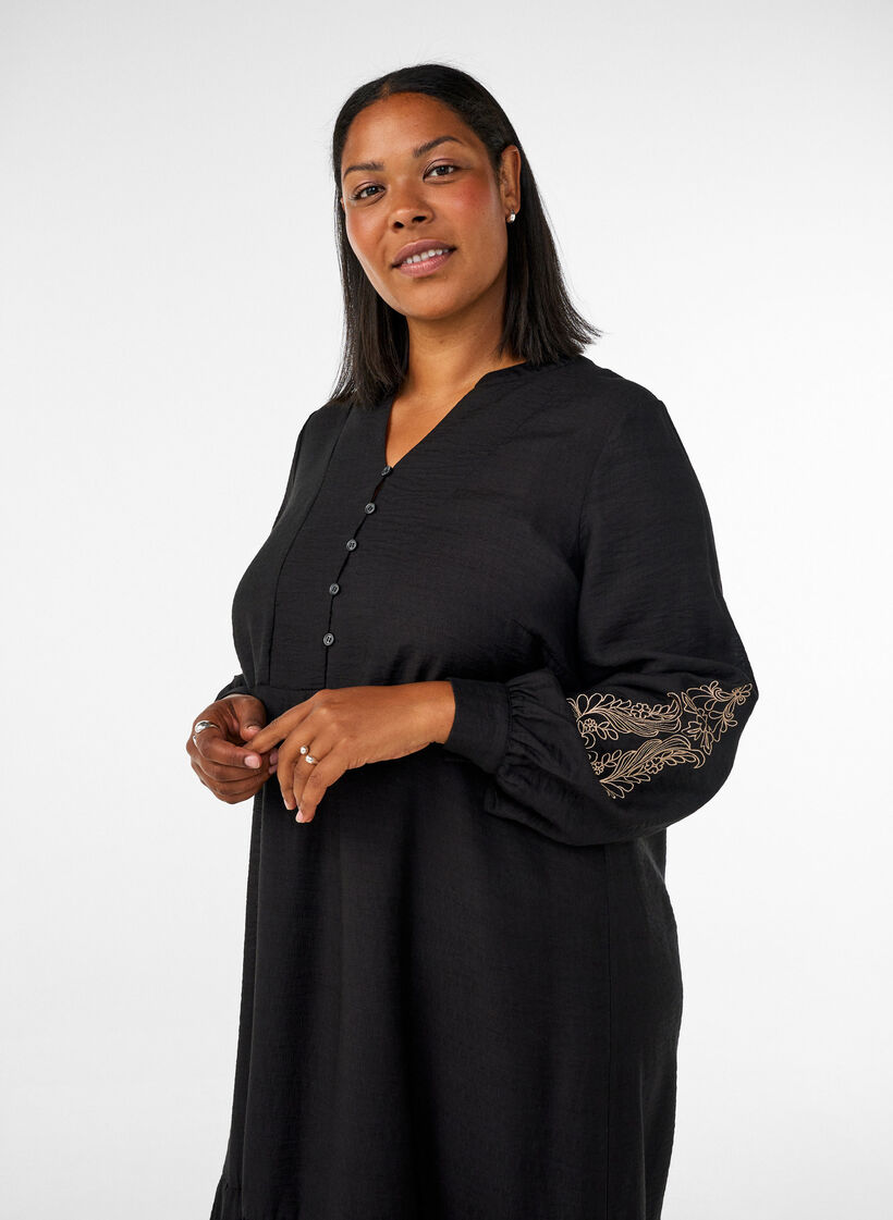 Robe en viscose avec broderies et volants &eacute;tag&eacute;s, Noir, Model image number 2