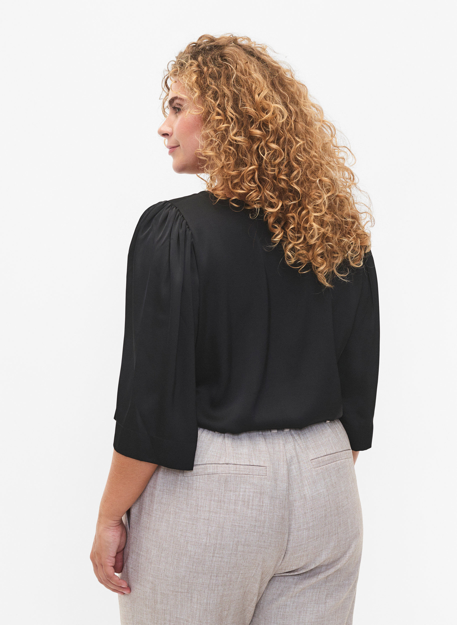 Zizzi Blouse en satin avec manches mi-longues, Black, Model image number 1
