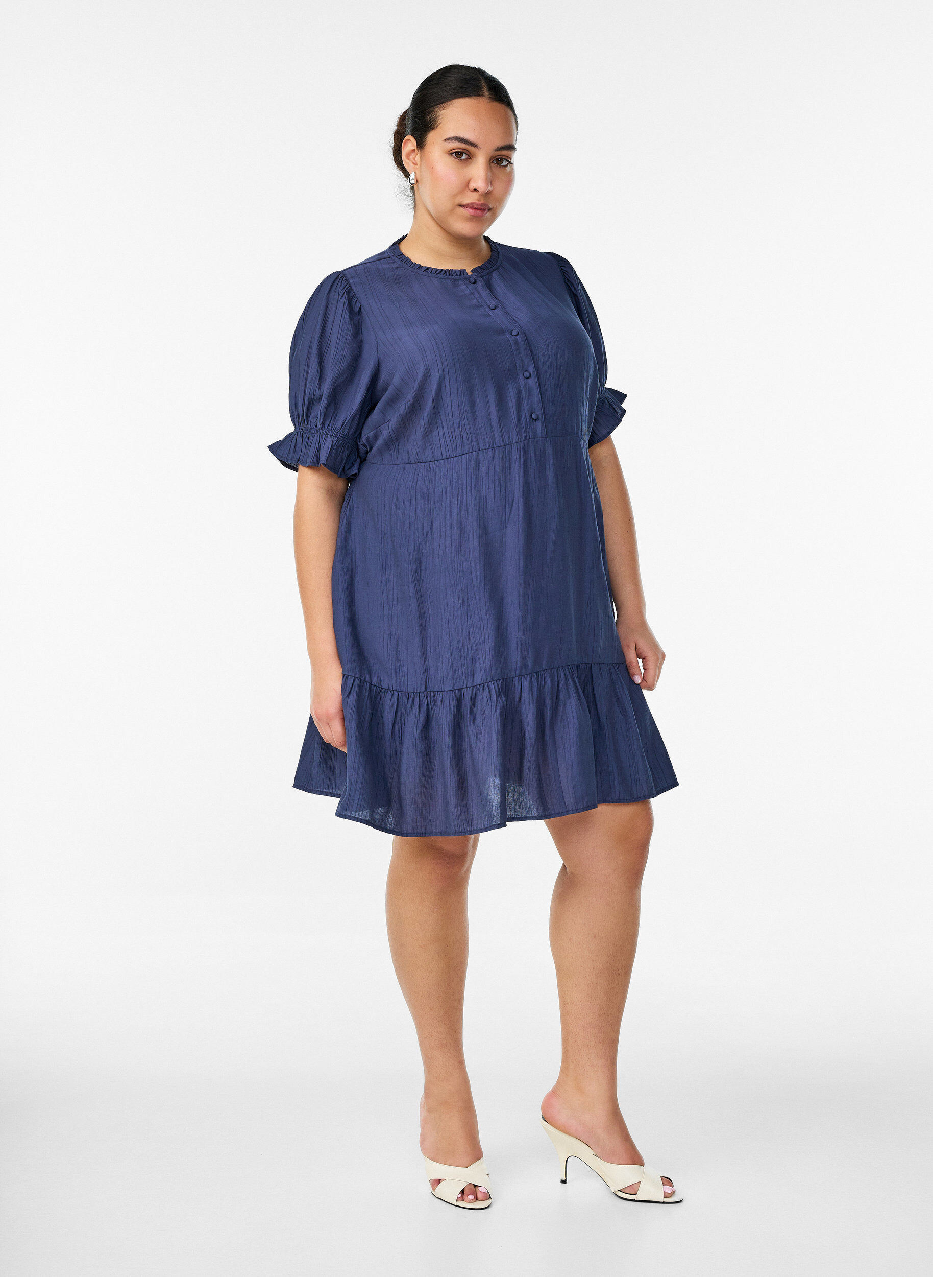 ZizziKorte viscose jurk met ruchesdetails, Blauw, Model image number 1