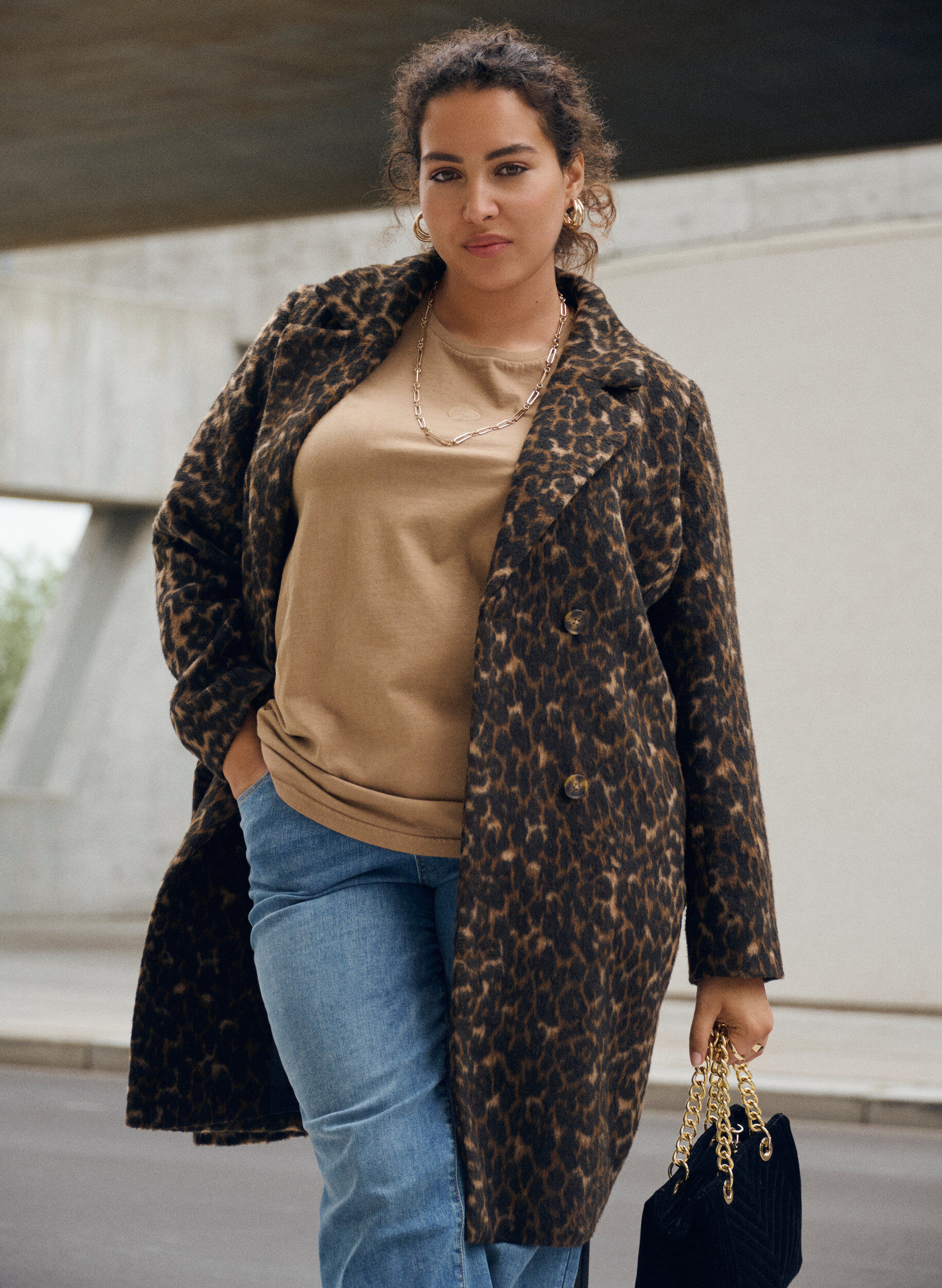 ZizziT-shirt in biologische katoen met een gewassen look, Beige, Image image number 0